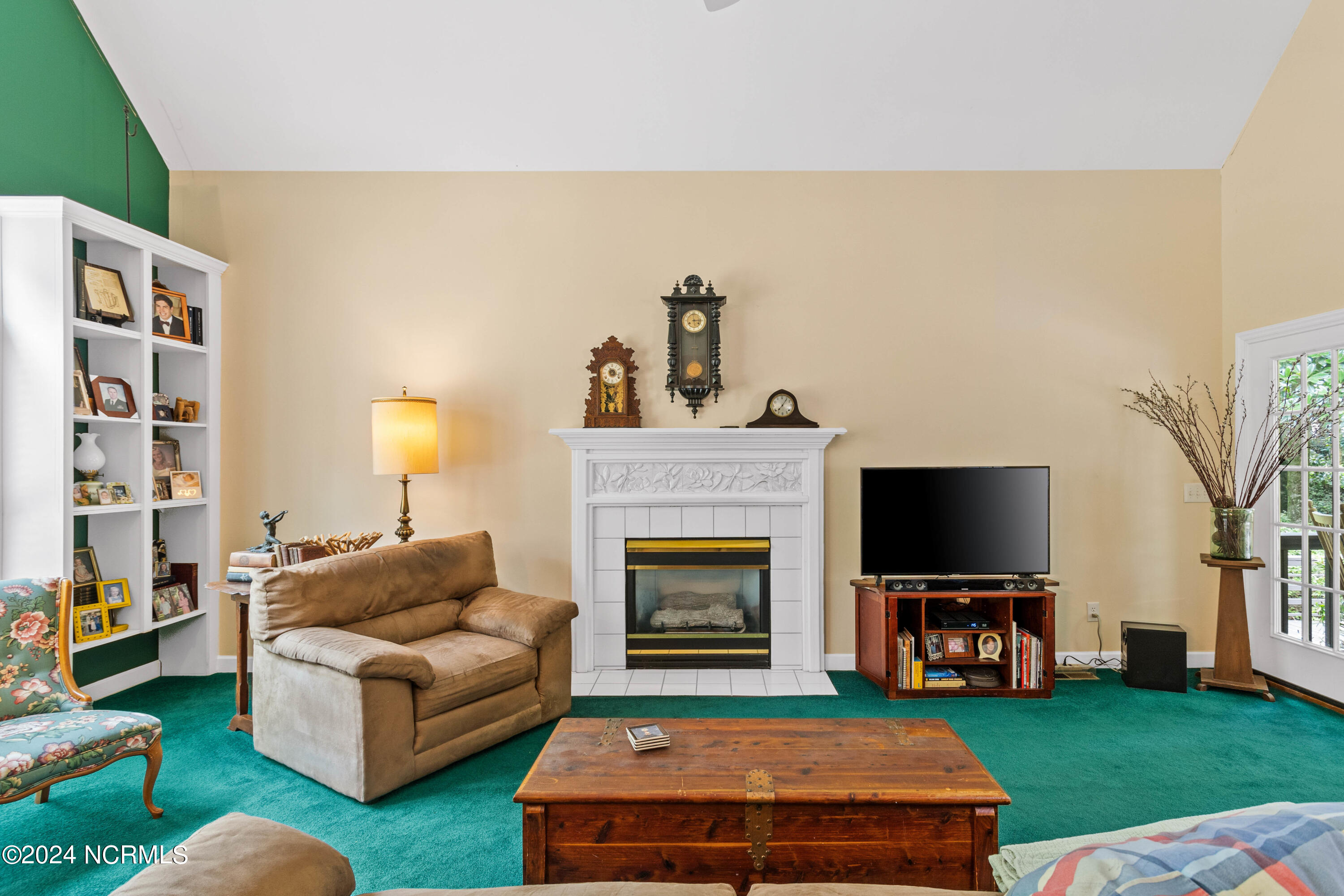 6604 Cove Point Drive Property Photo 6