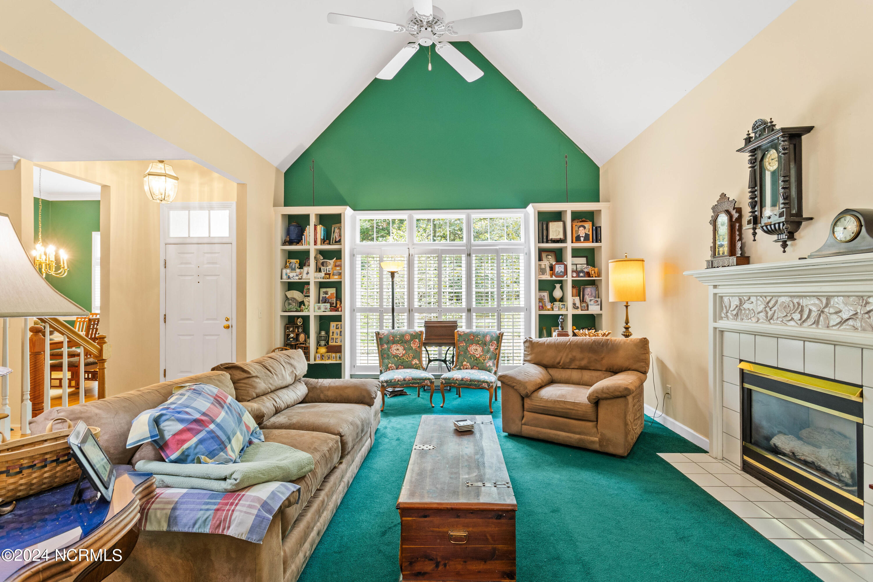 6604 Cove Point Drive Property Photo 9