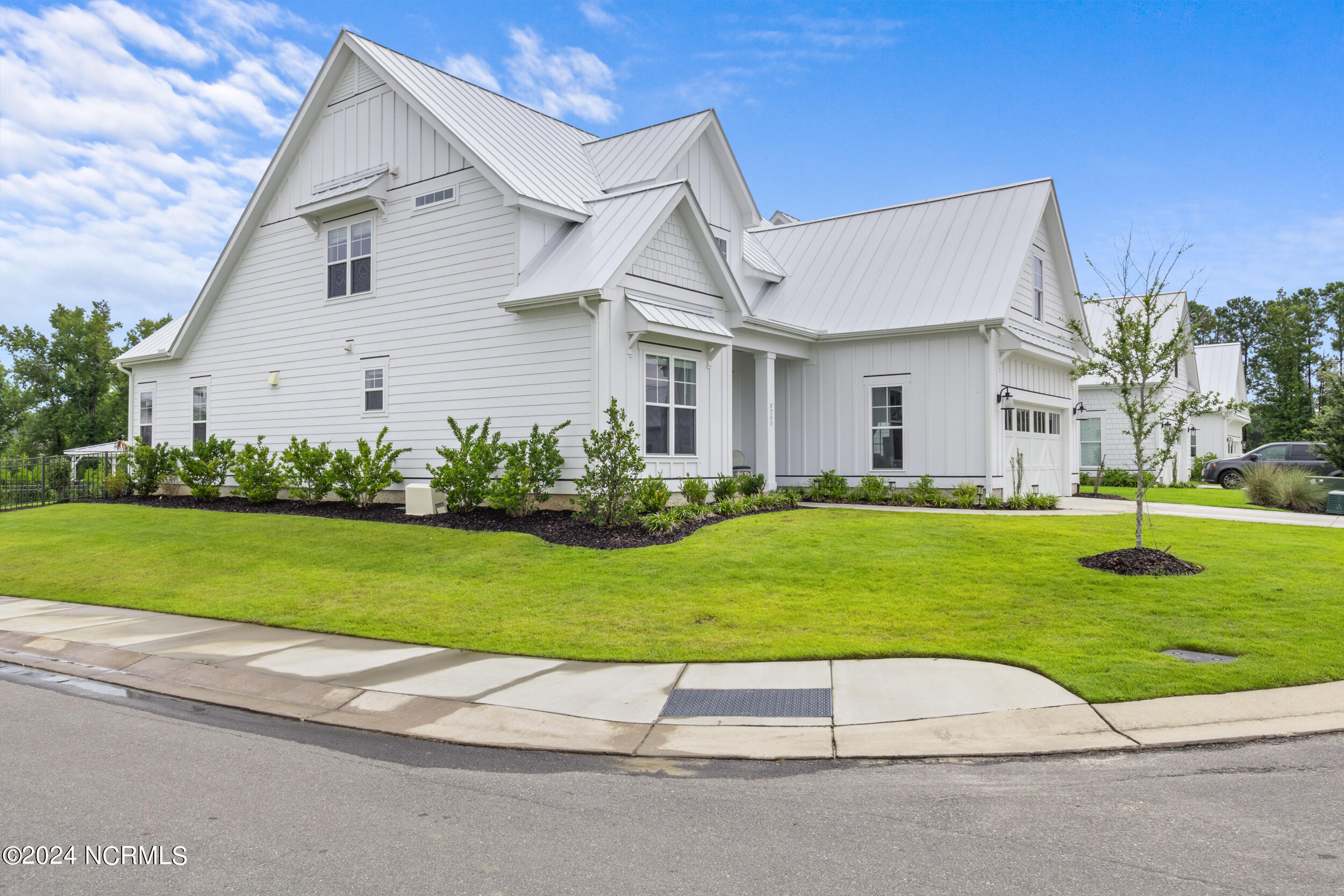 8205 Moss Bridge Court Property Photo 5