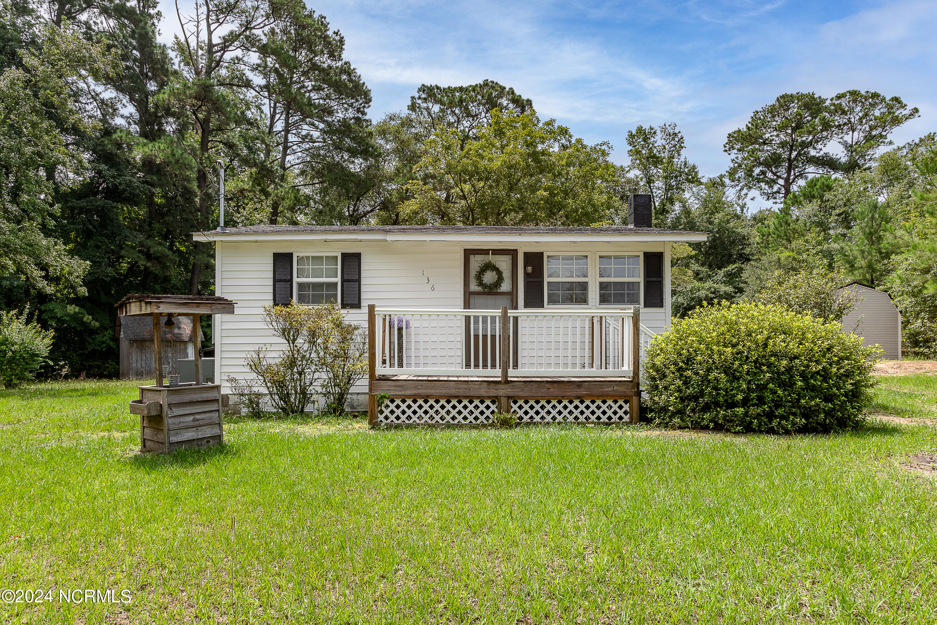 136 Floyd Pond Lane Property Photo 1