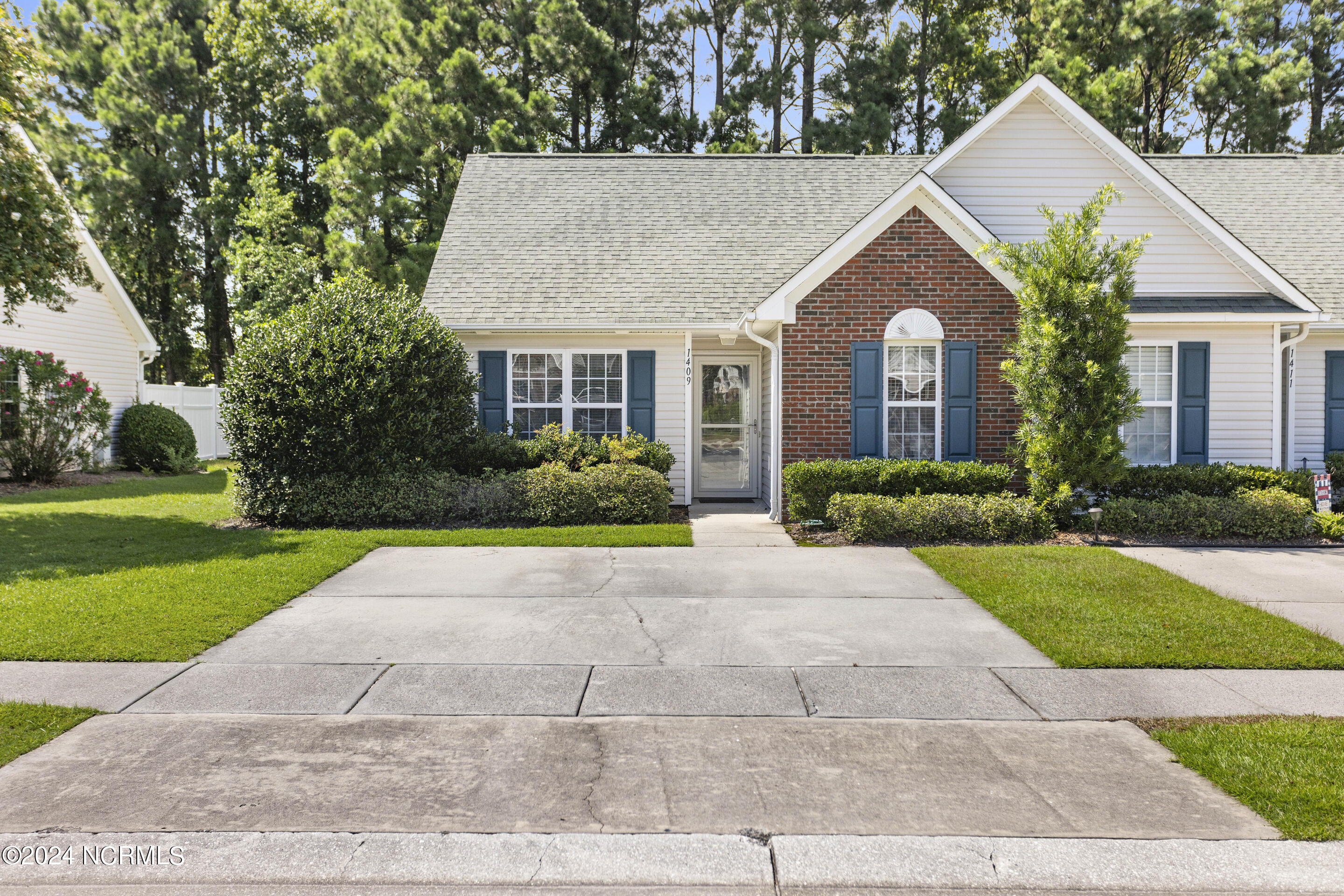1409 Willoughby Park Court Property Photo 1