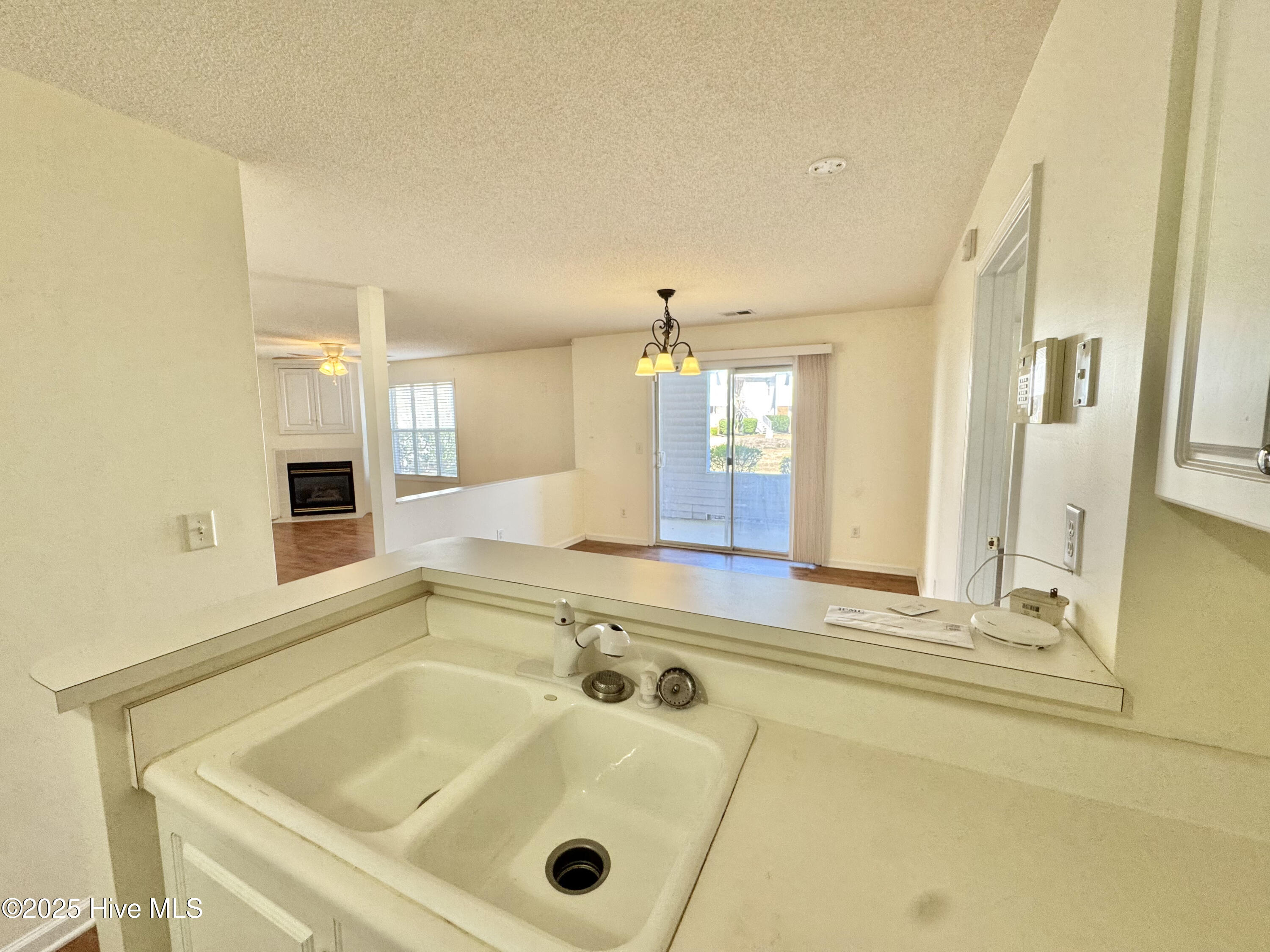 4140 Breezewood Drive 103 Property Photo 7