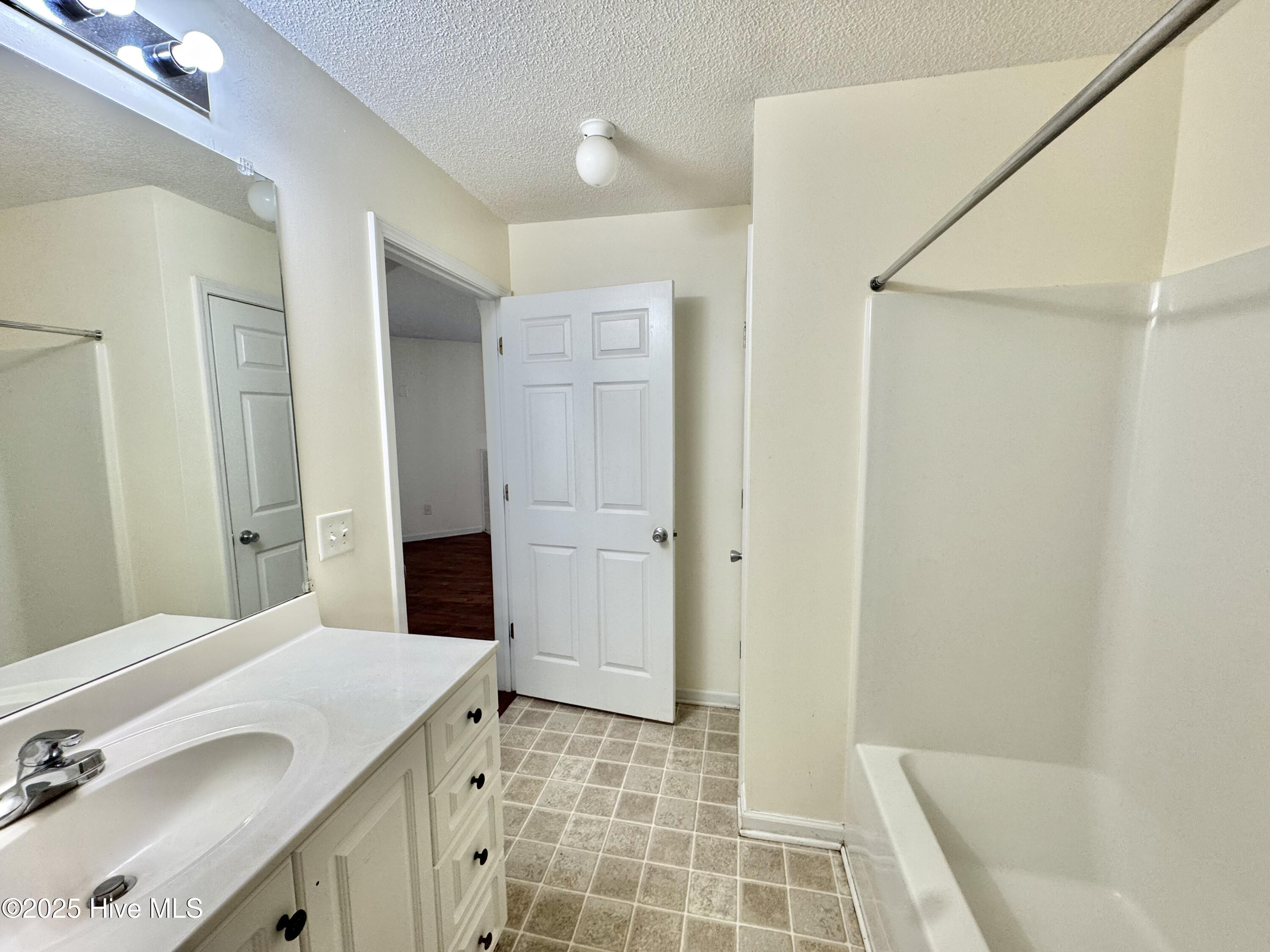 4140 Breezewood Drive 103 Property Photo 15