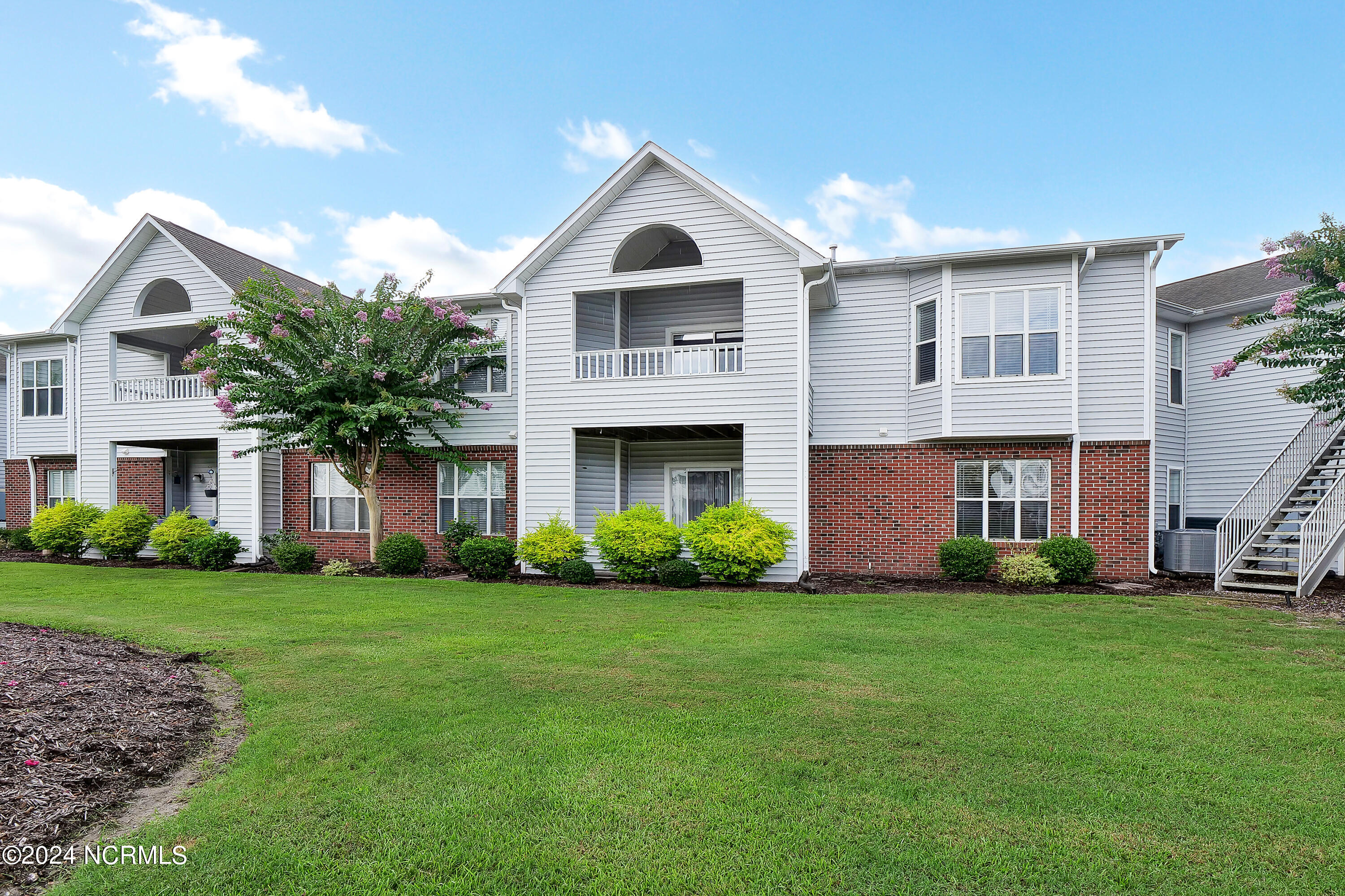 4140 Breezewood Drive 103 Property Photo 17