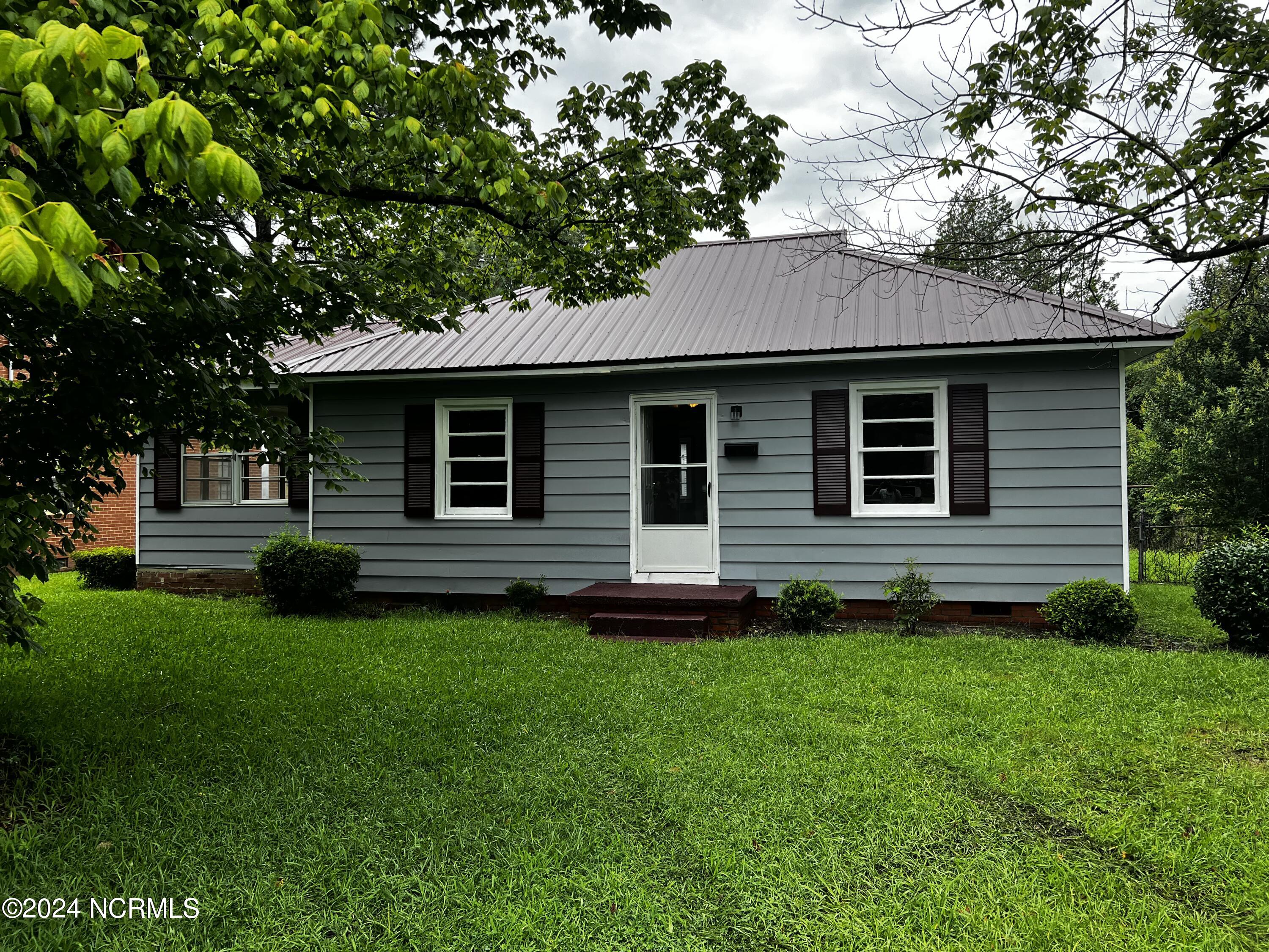 407 Winesett Circle Property Photo 1