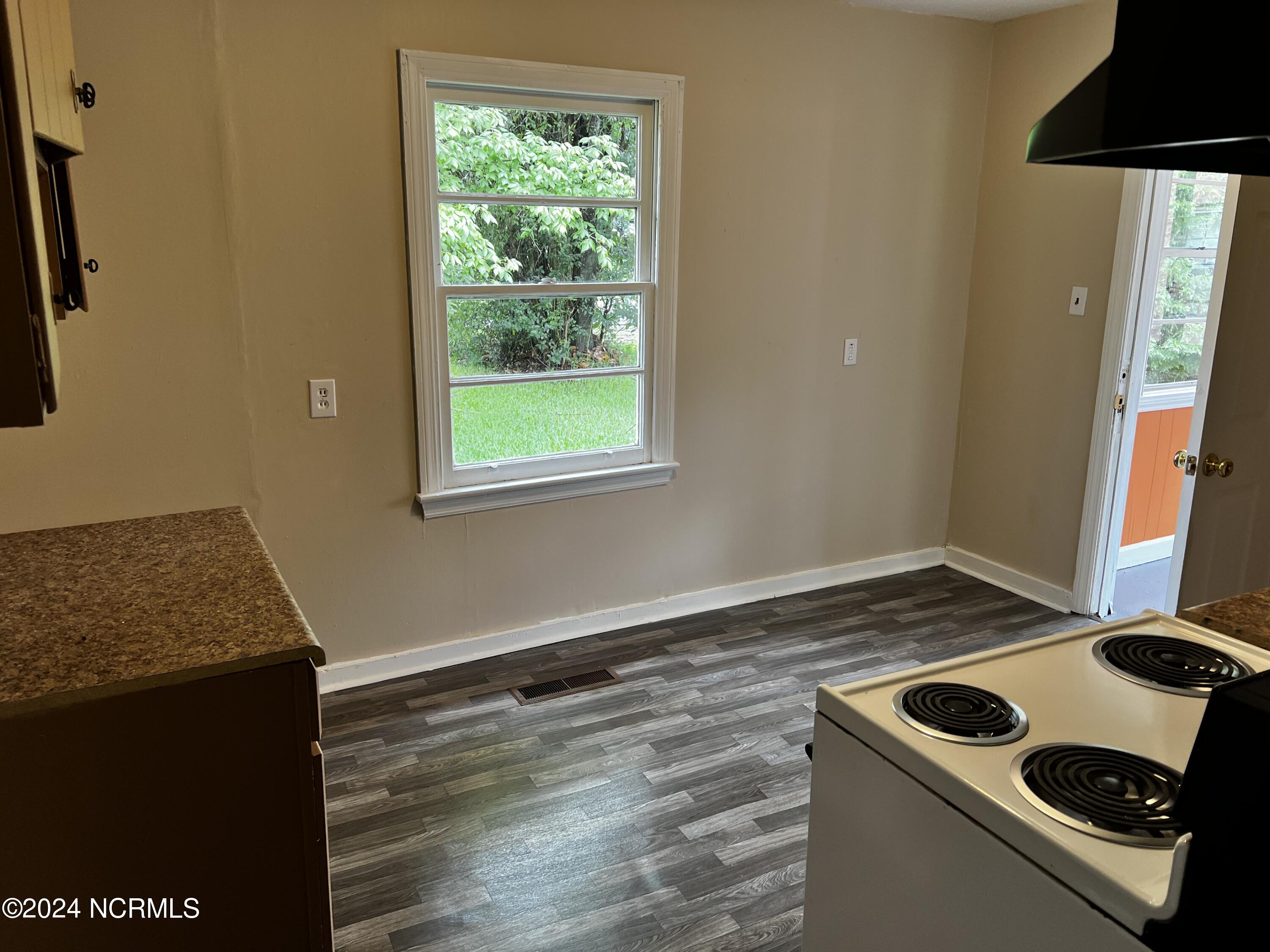 407 Winesett Circle Property Photo 9