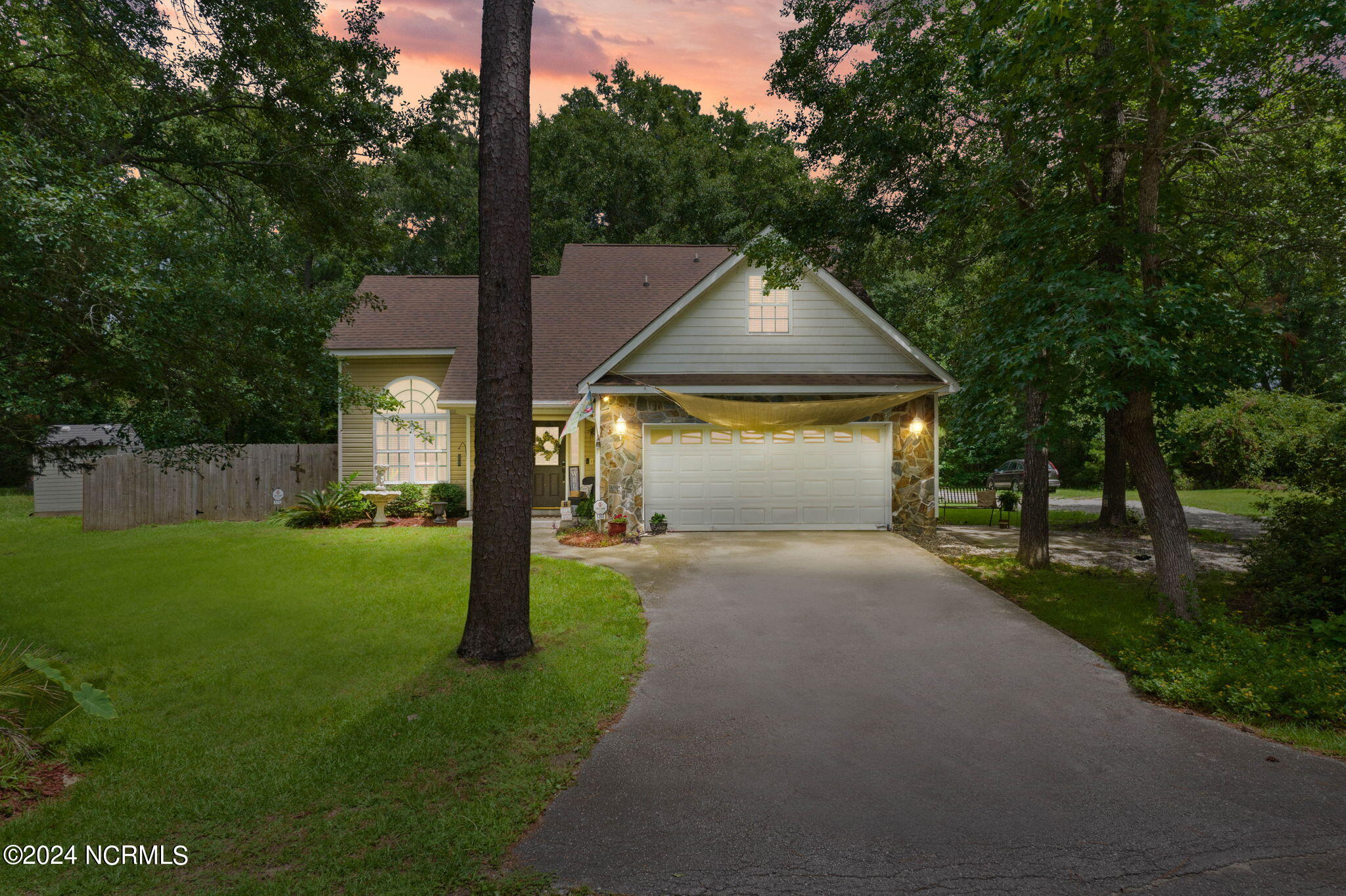 1360 Sweetwater Lane Property Photo 3