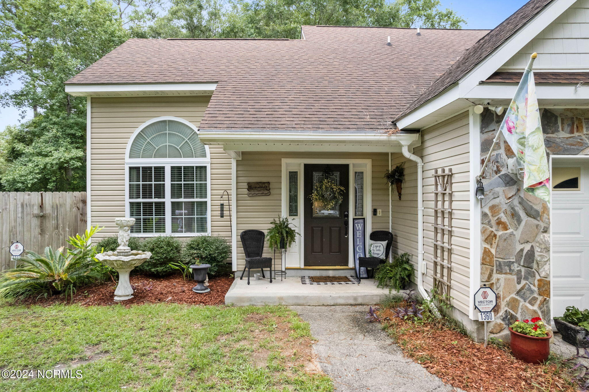 1360 Sweetwater Lane Property Photo 8