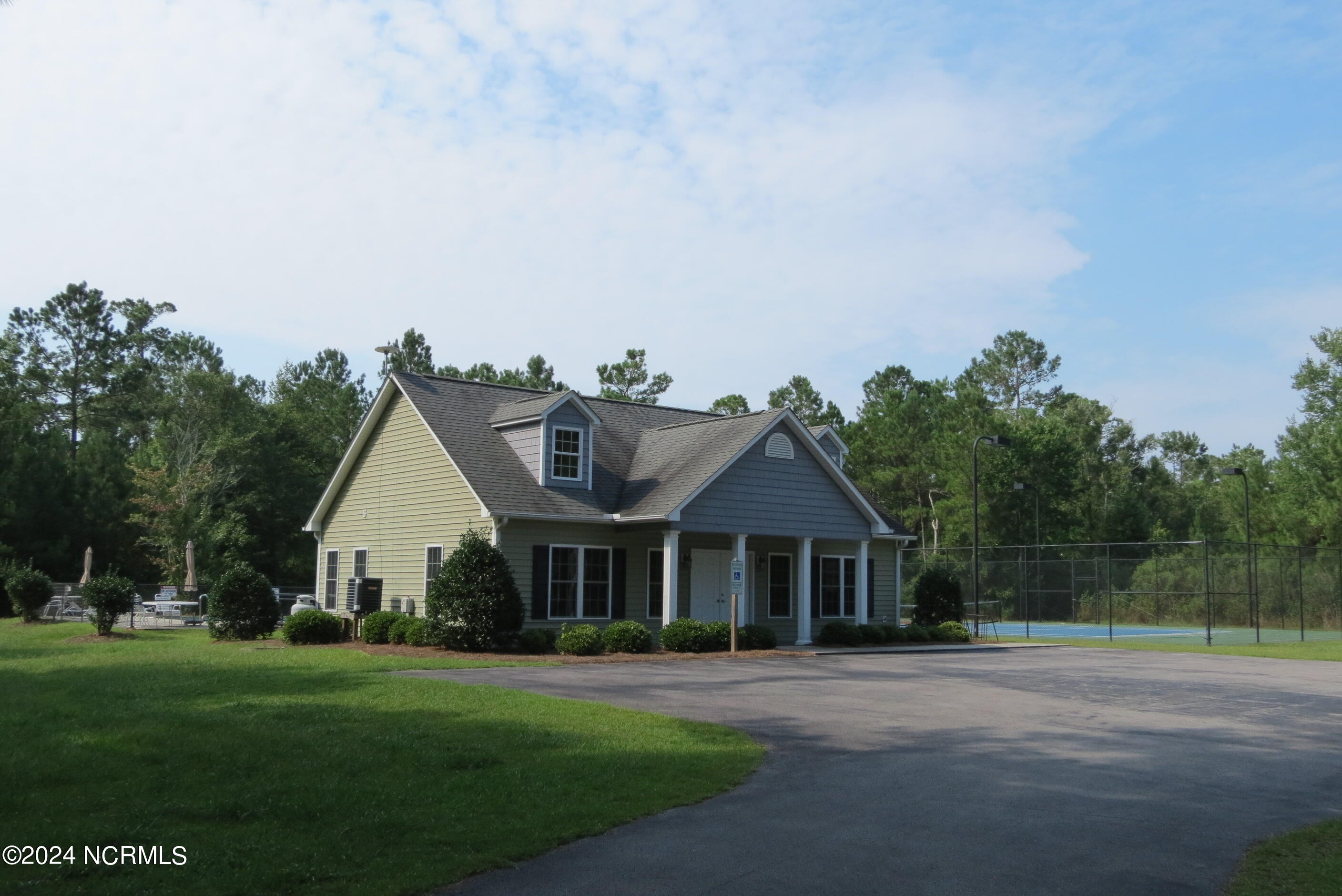 143 Shoreline Court Property Photo 8