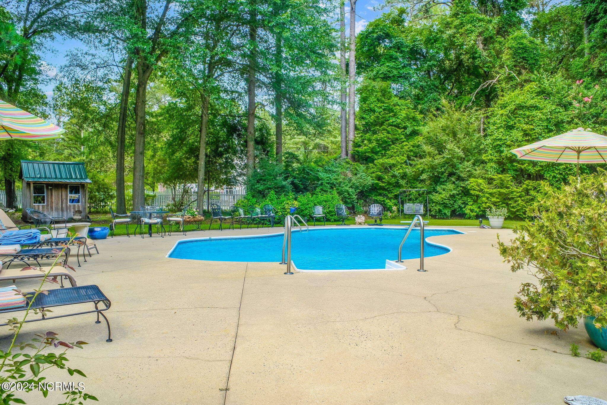 2315 Midland Road Property Photo 9