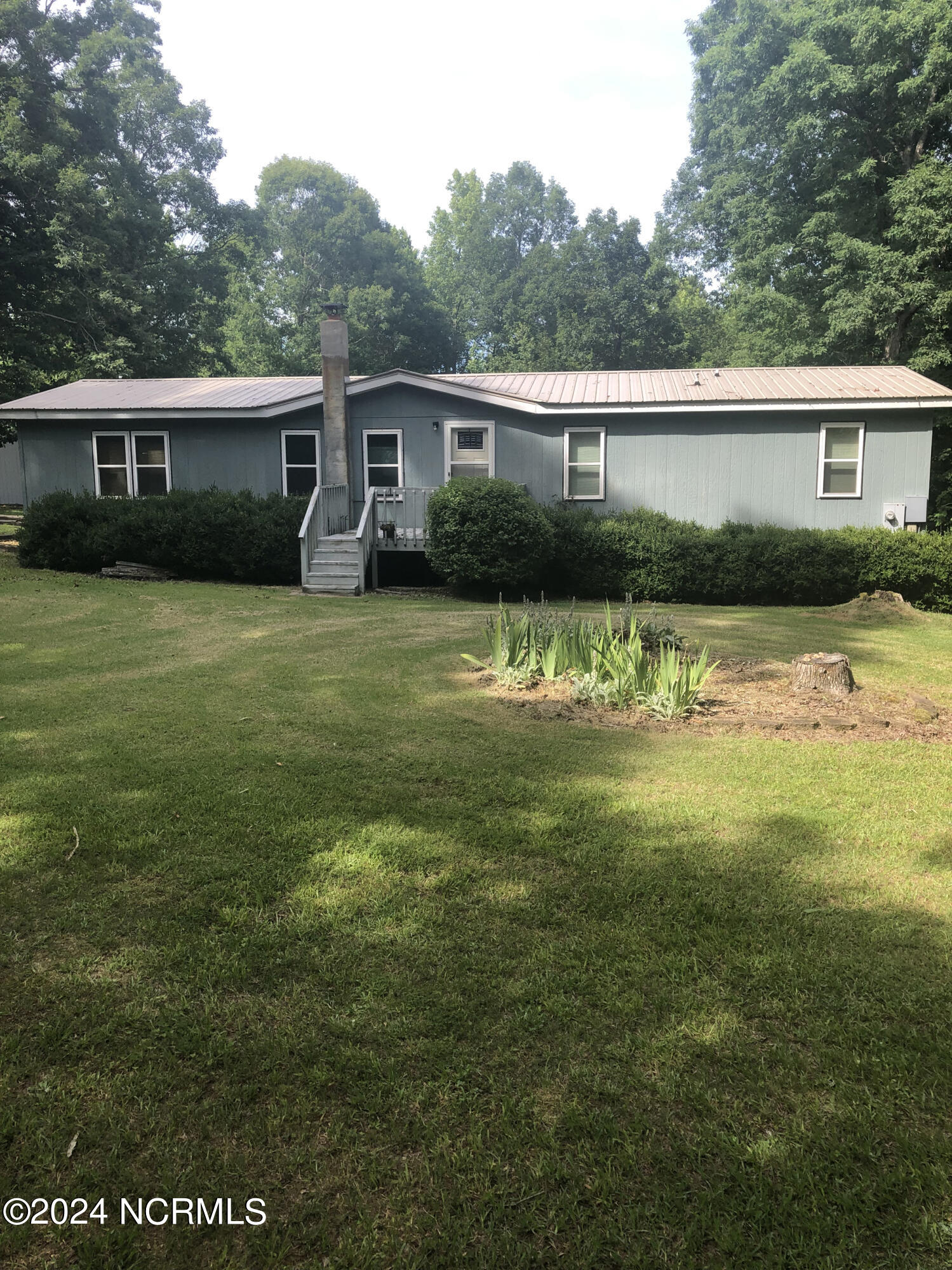 661 Small Road Property Photo