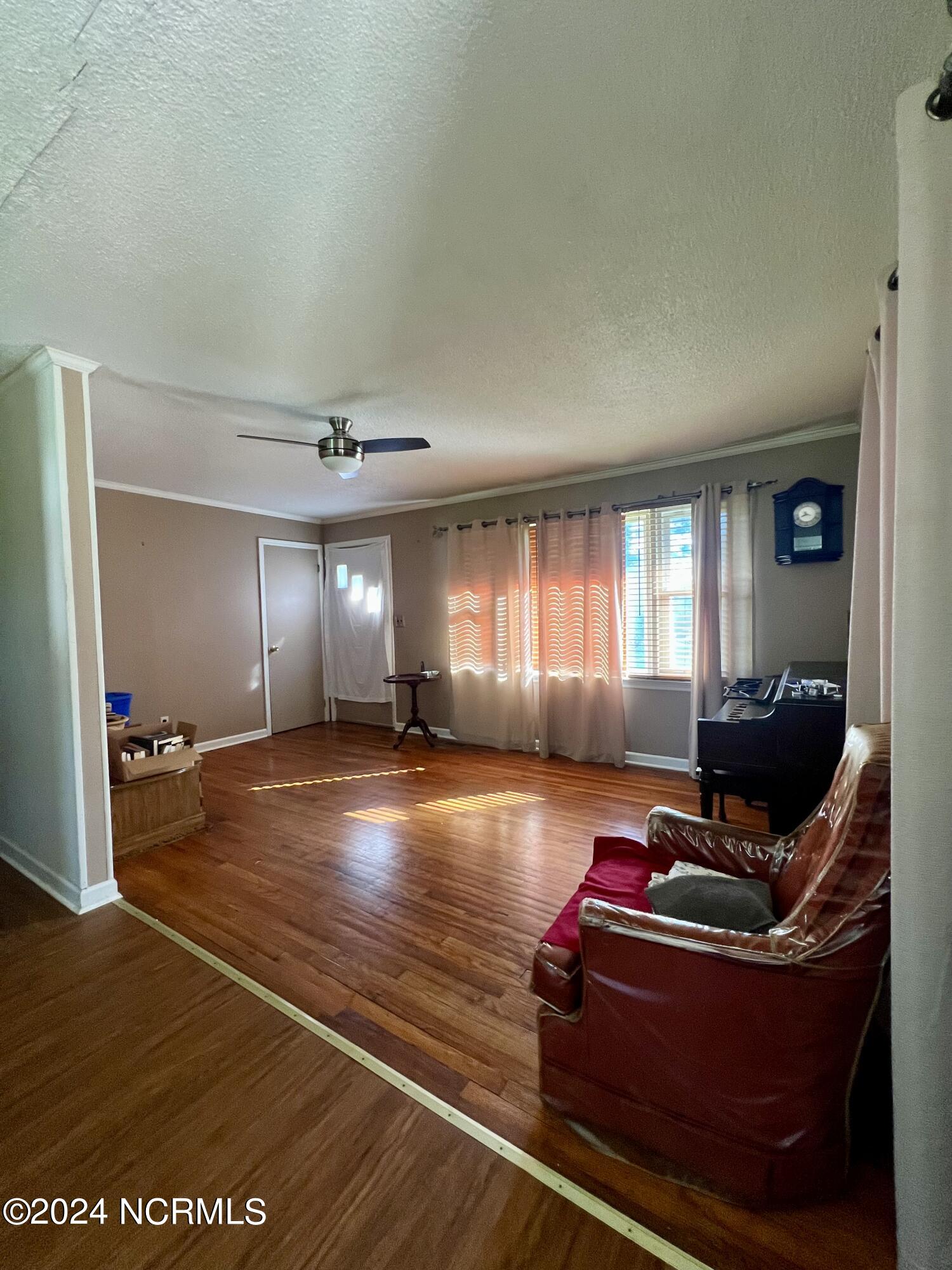 403 Clemmons Street Property Photo 2