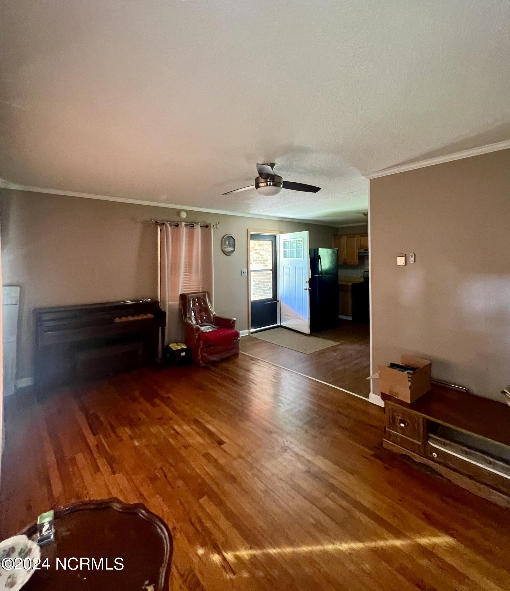 403 Clemmons Street Property Photo 3