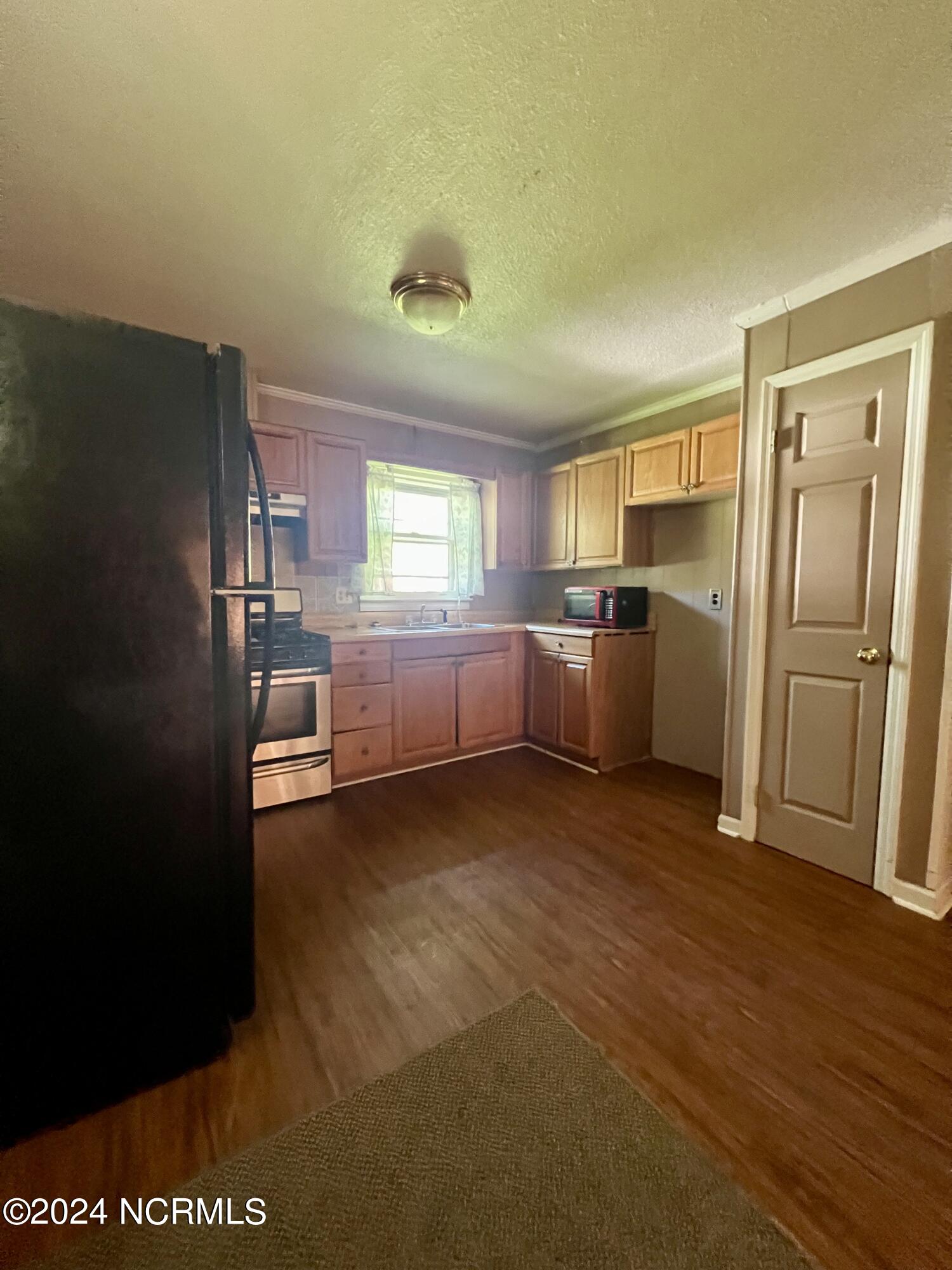 403 Clemmons Street Property Photo 4