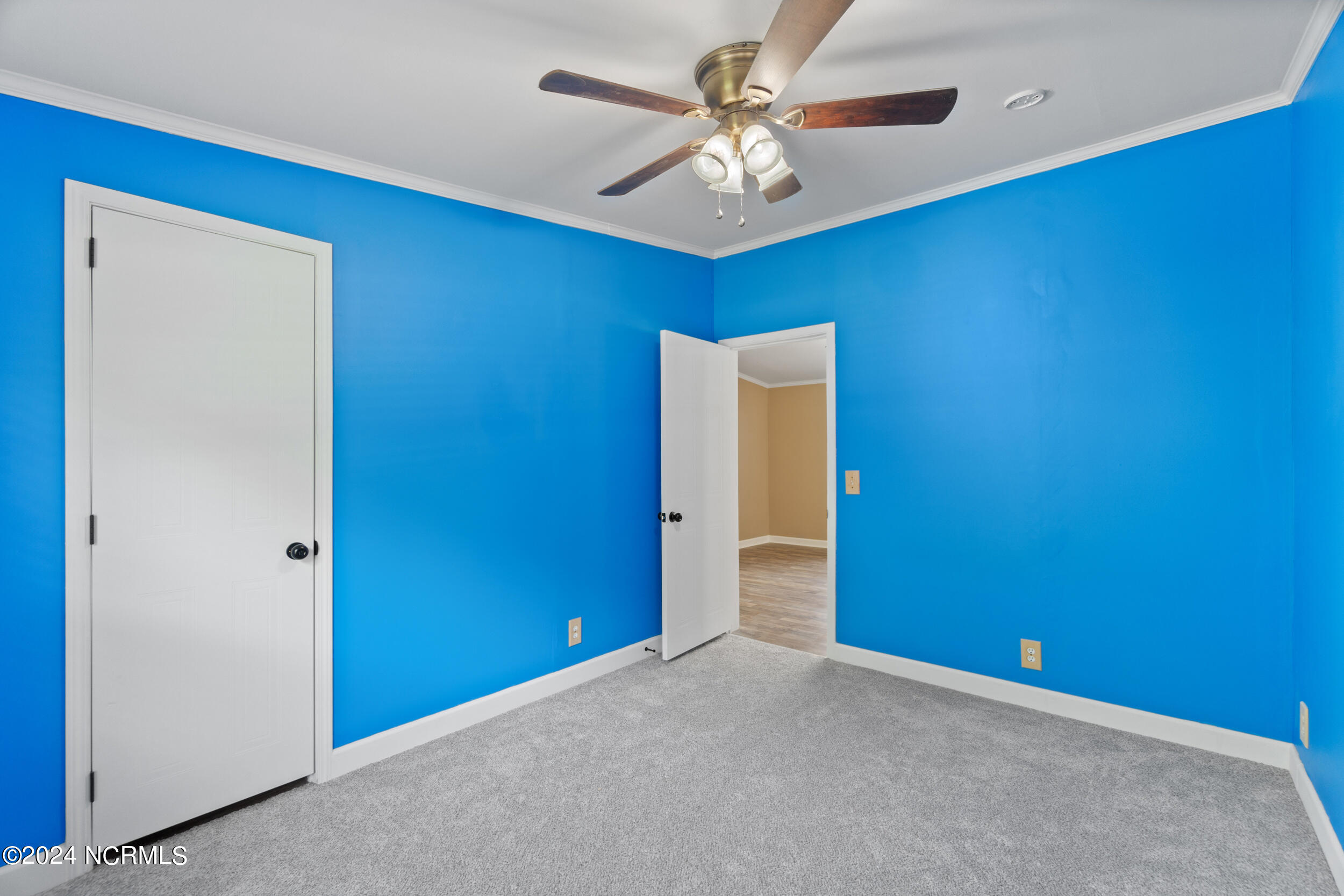 112 Crestwood Drive Property Photo 6
