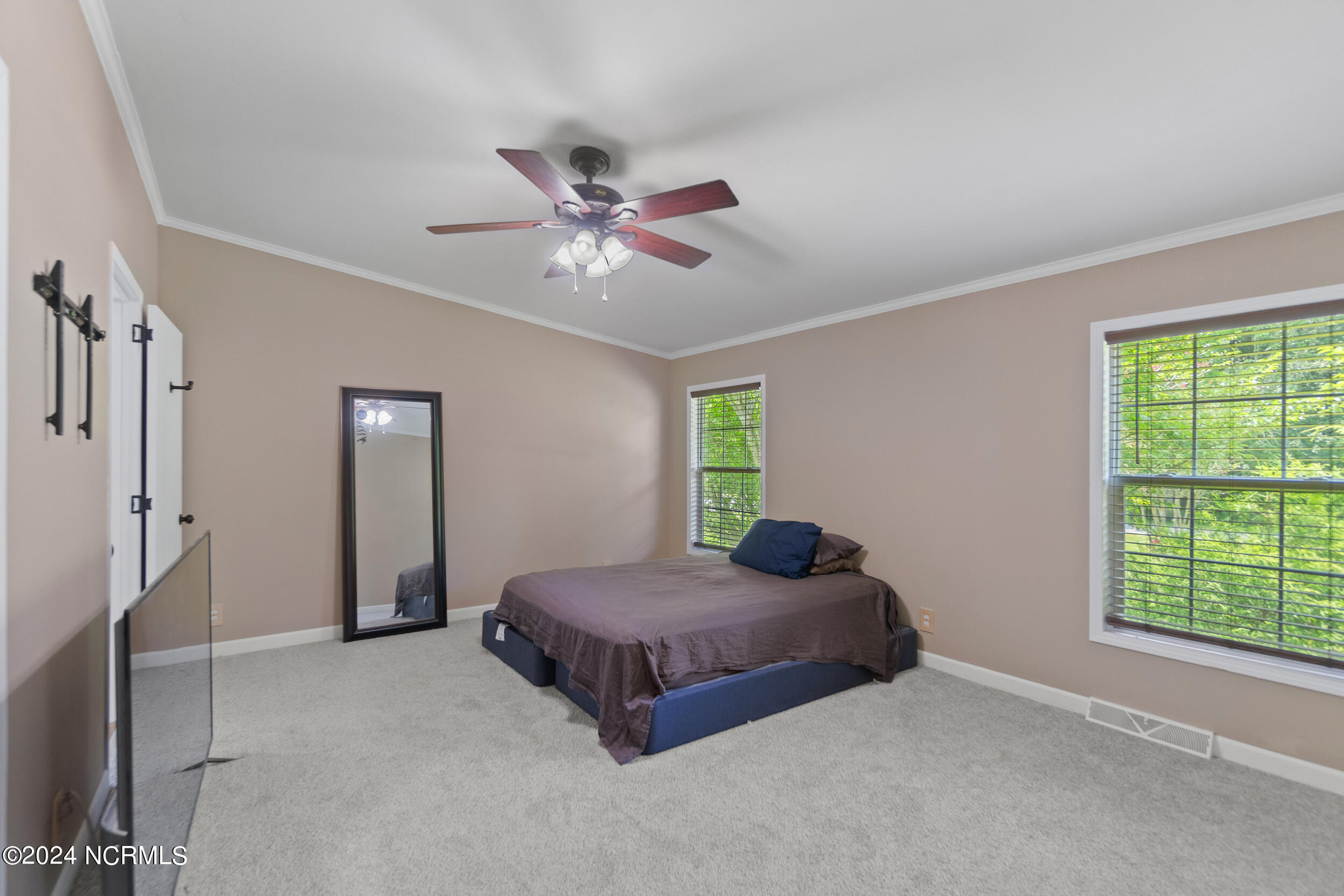 112 Crestwood Drive Property Photo 17