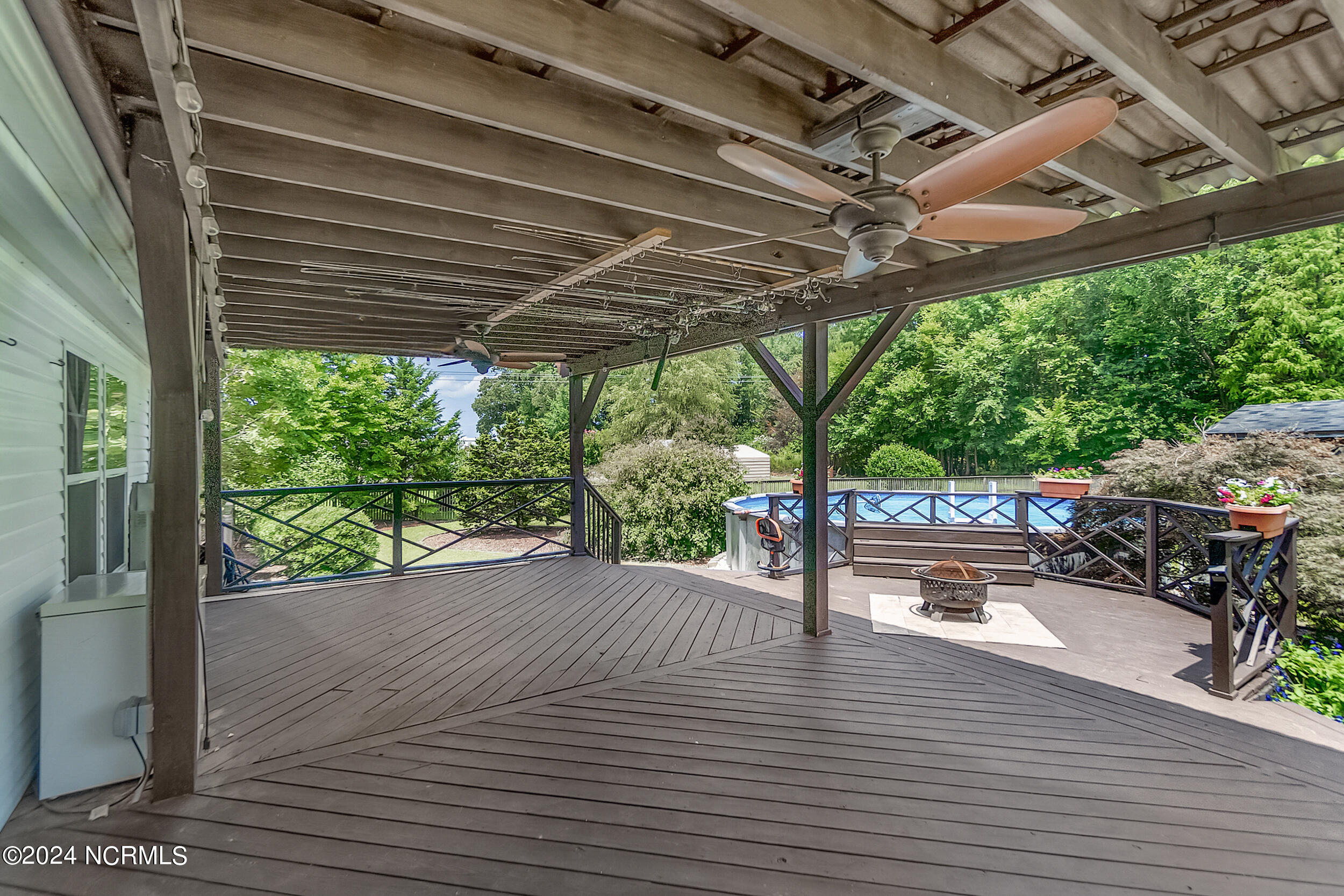 112 Crestwood Drive Property Photo 22