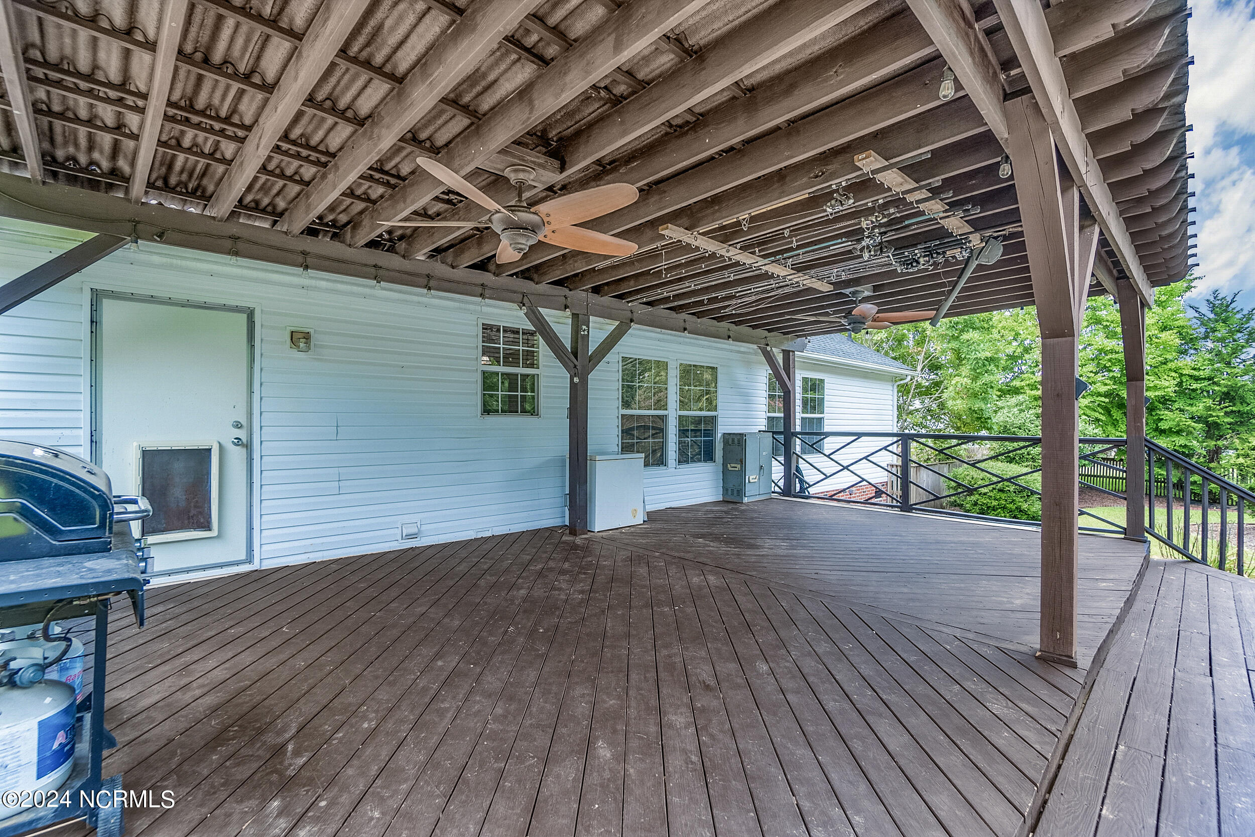 112 Crestwood Drive Property Photo 24