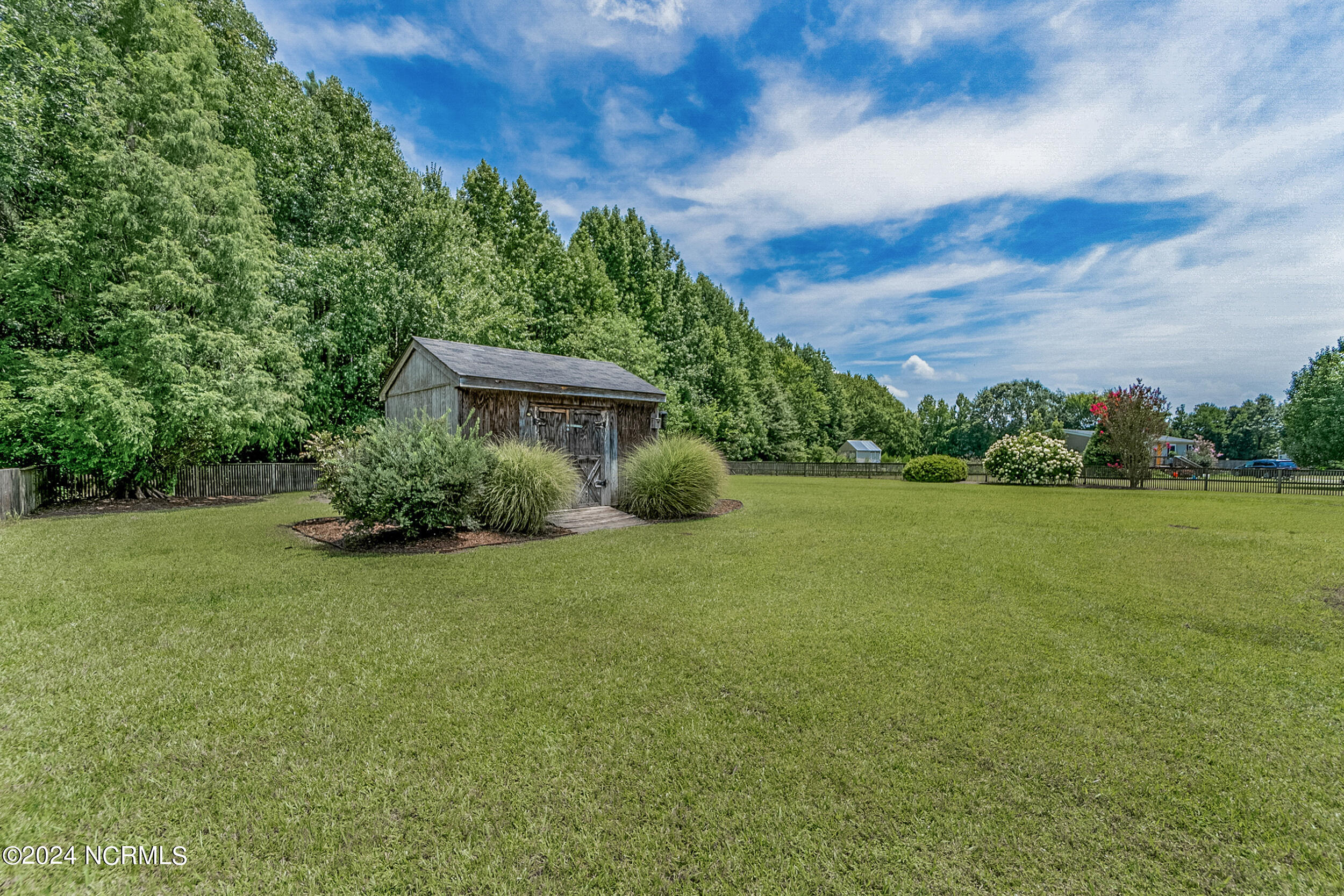 112 Crestwood Drive Property Photo 30