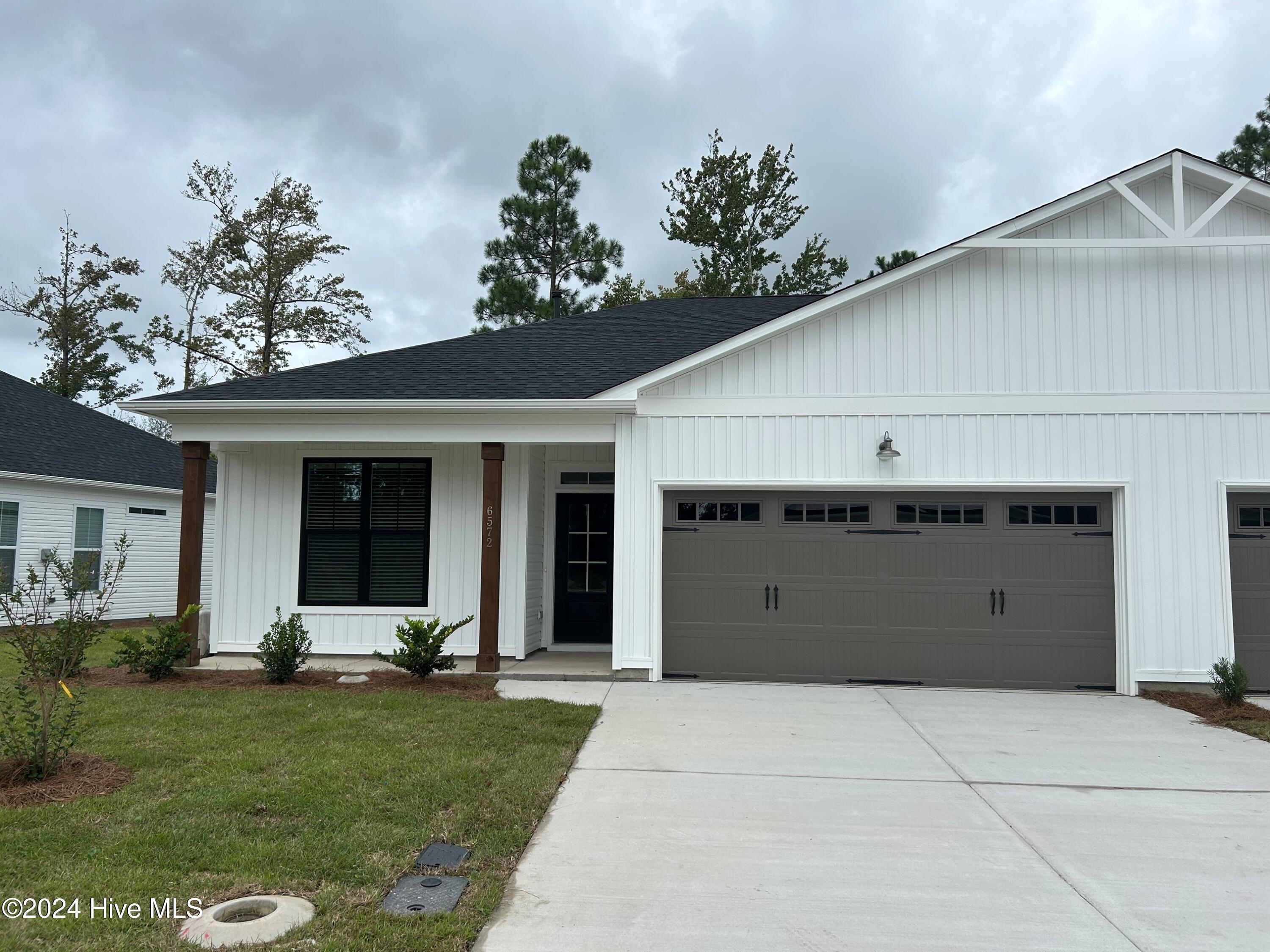 6572 Pinnacle Point Property Photo 1