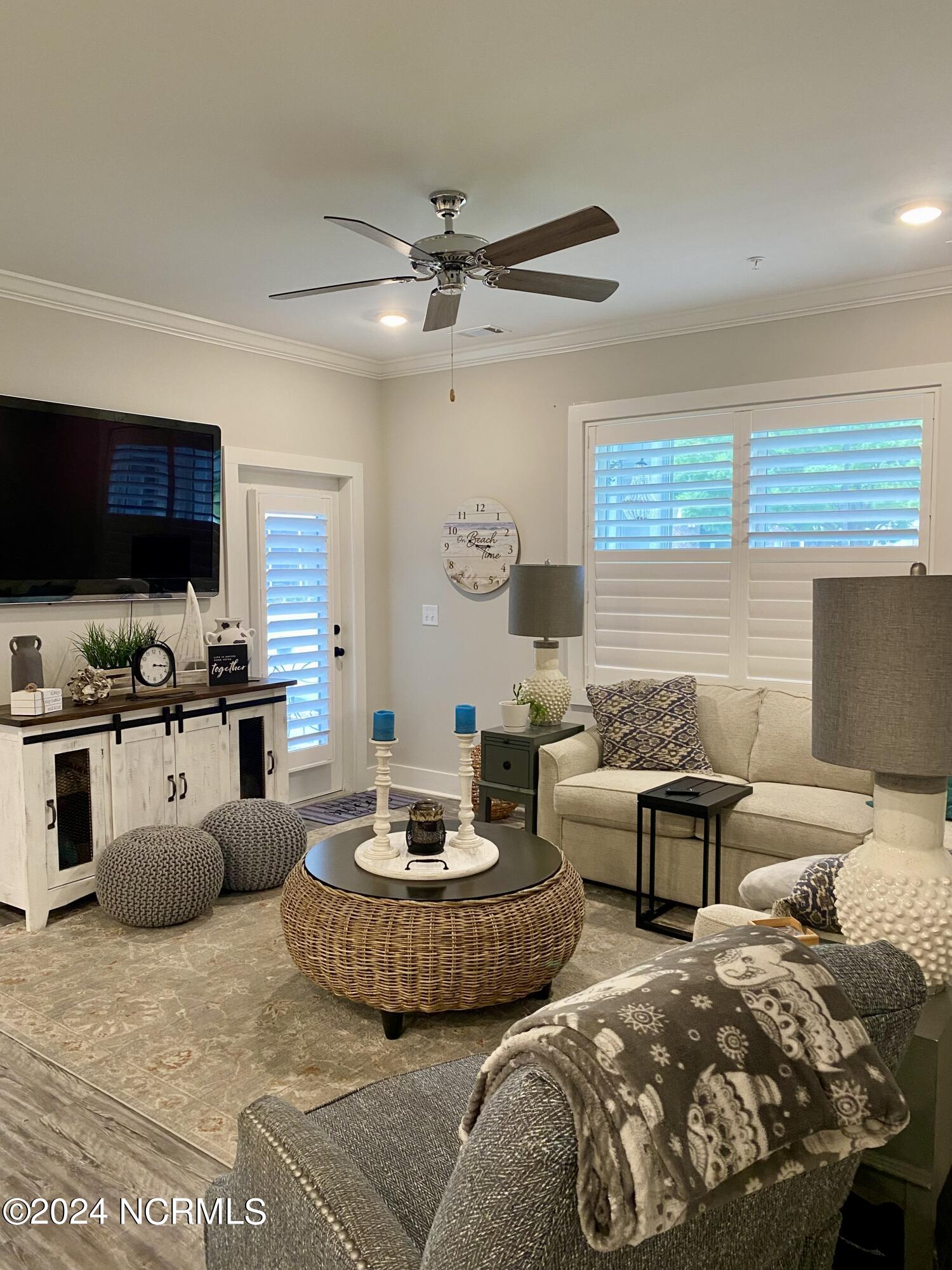 395 S Crow Creek Drive 1606 Property Photo 11