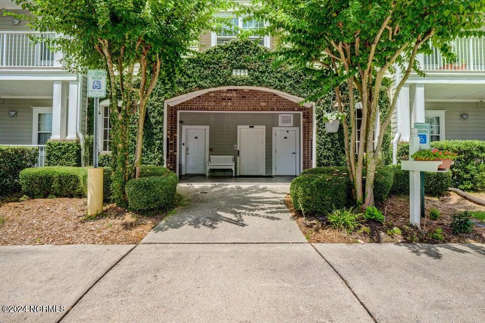 215 Valencia Court Unit 306 Property Photo 6