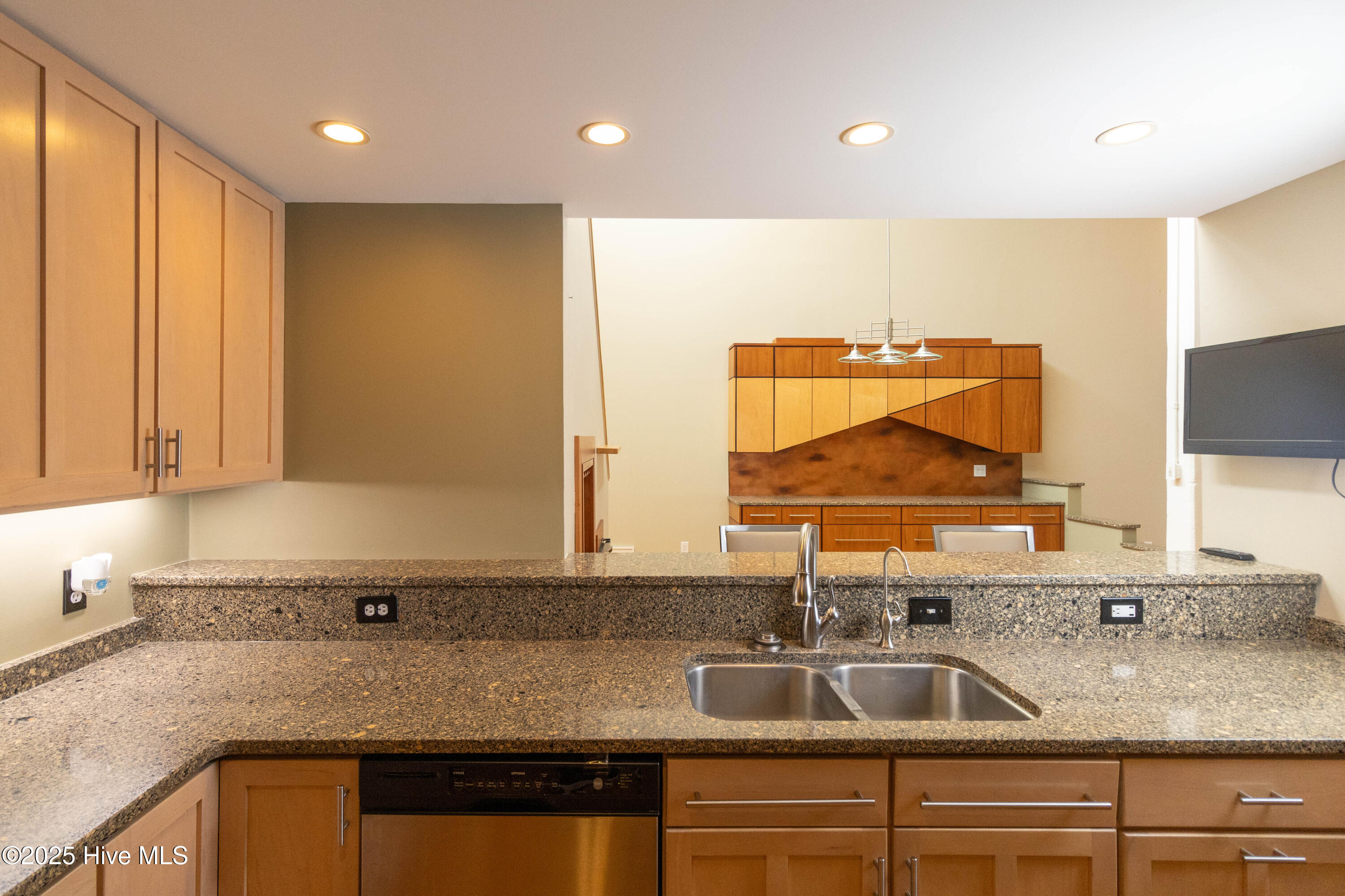 715 Mcmullan Avenue Unit 204 Property Photo 11