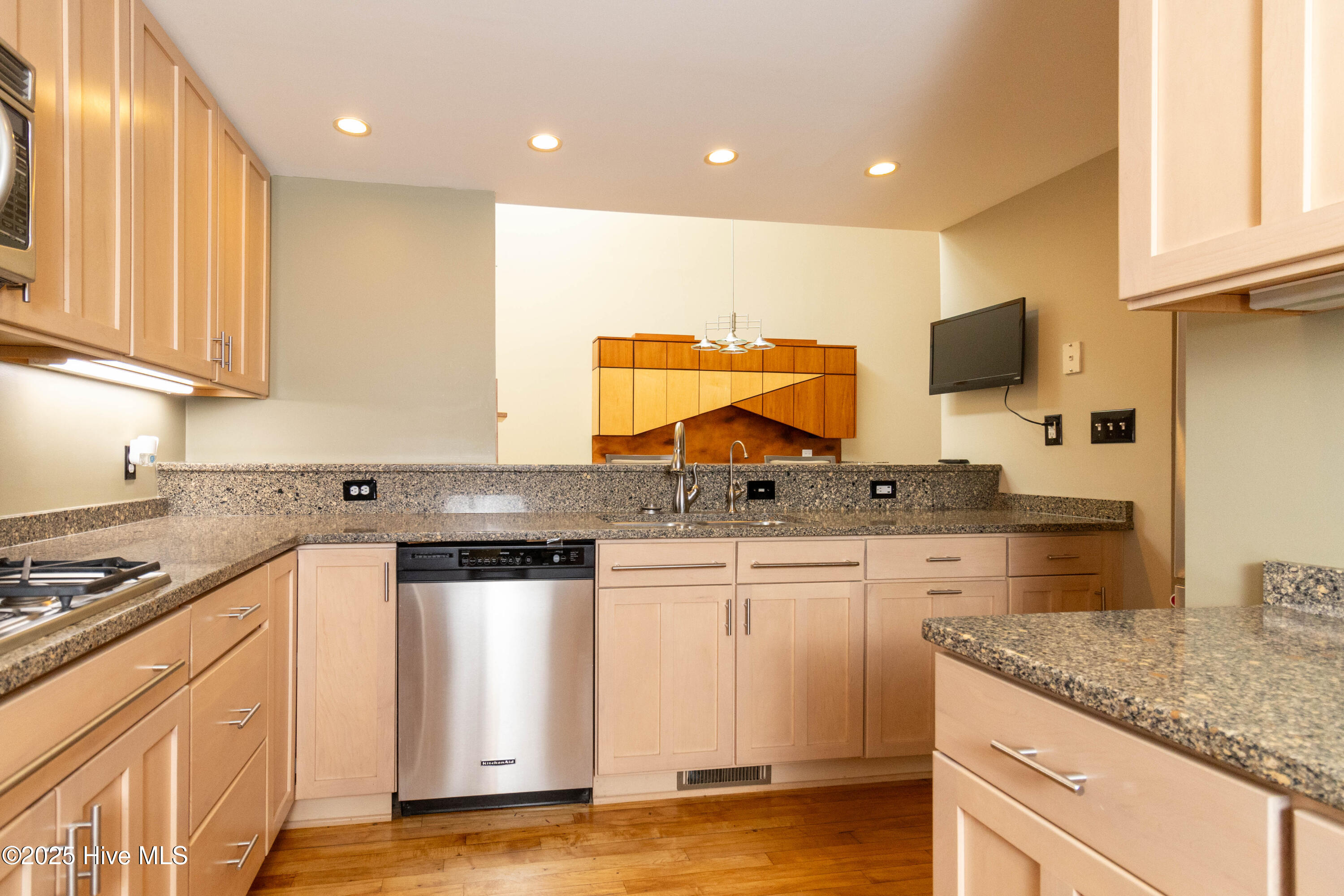 715 Mcmullan Avenue Unit 204 Property Photo 12