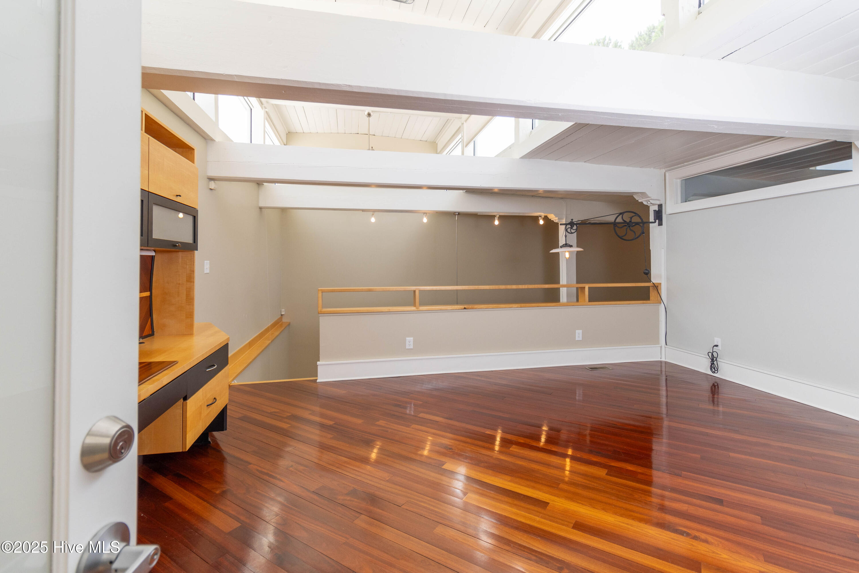 715 Mcmullan Avenue Unit 204 Property Photo 23