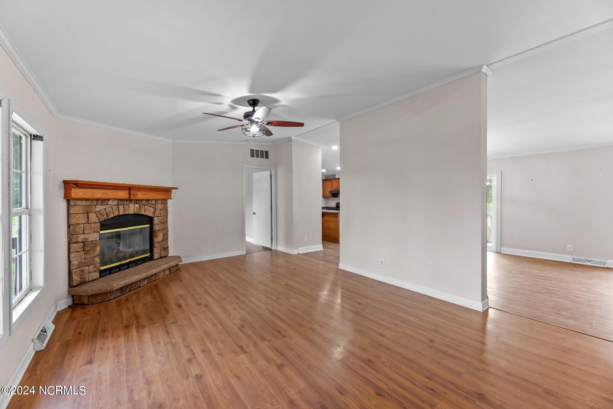 4118 Race Track Road Property Photo 4
