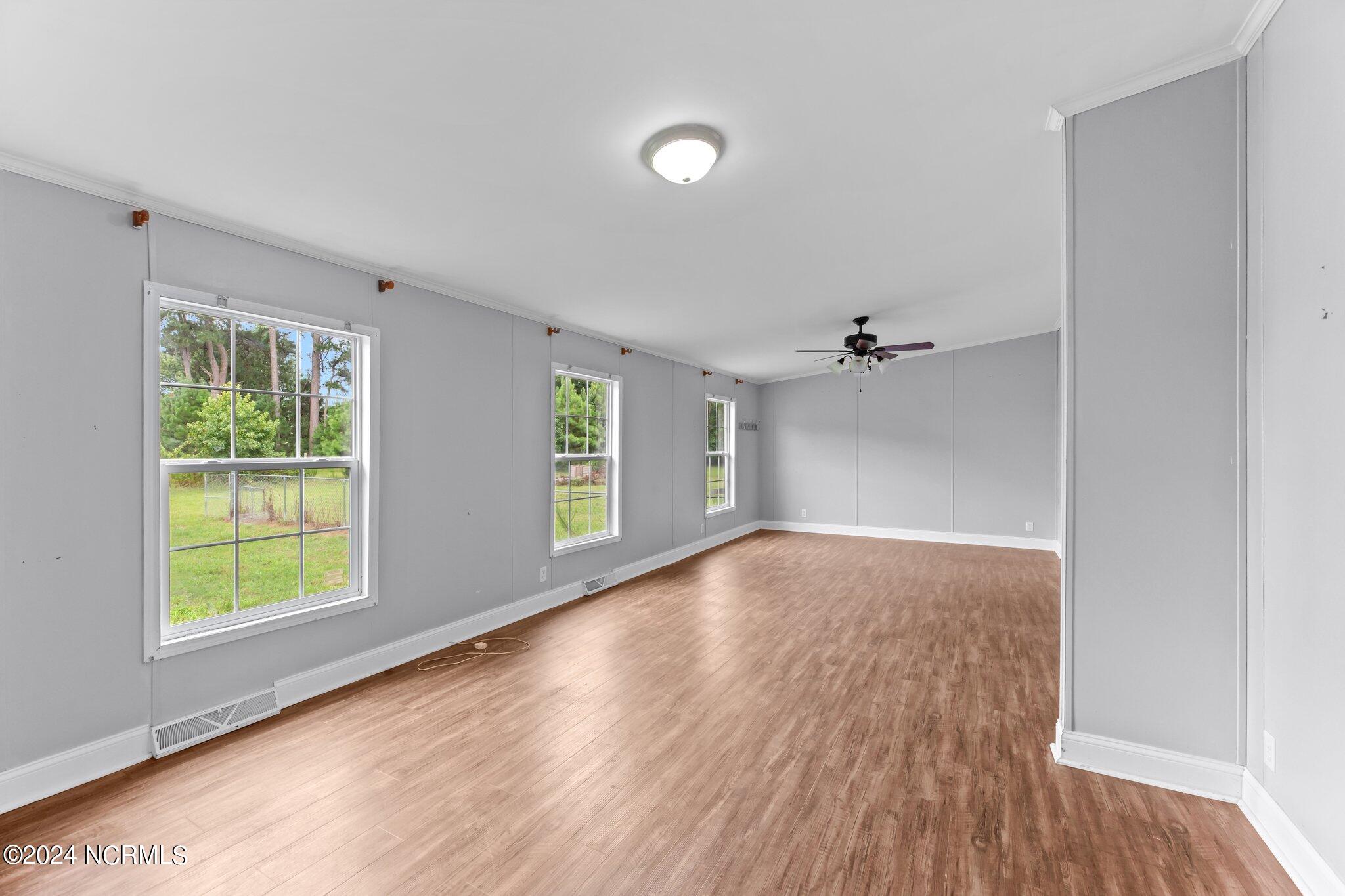 4118 Race Track Road Property Photo 8