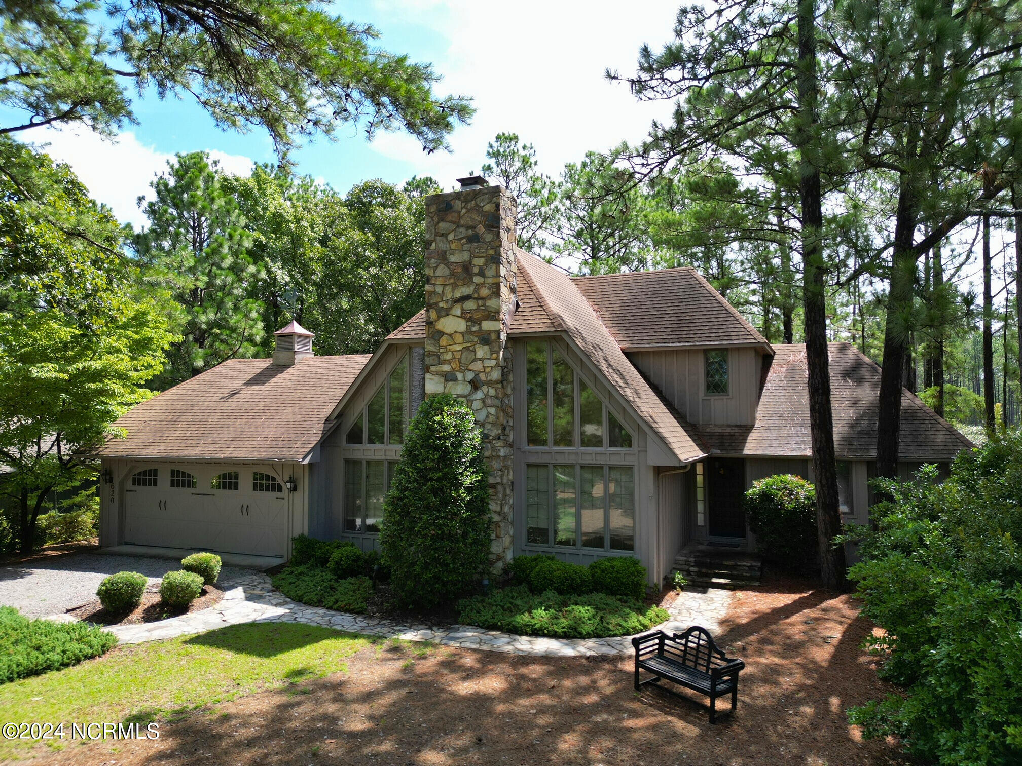 620 Diamondhead Drive S Property Photo 2