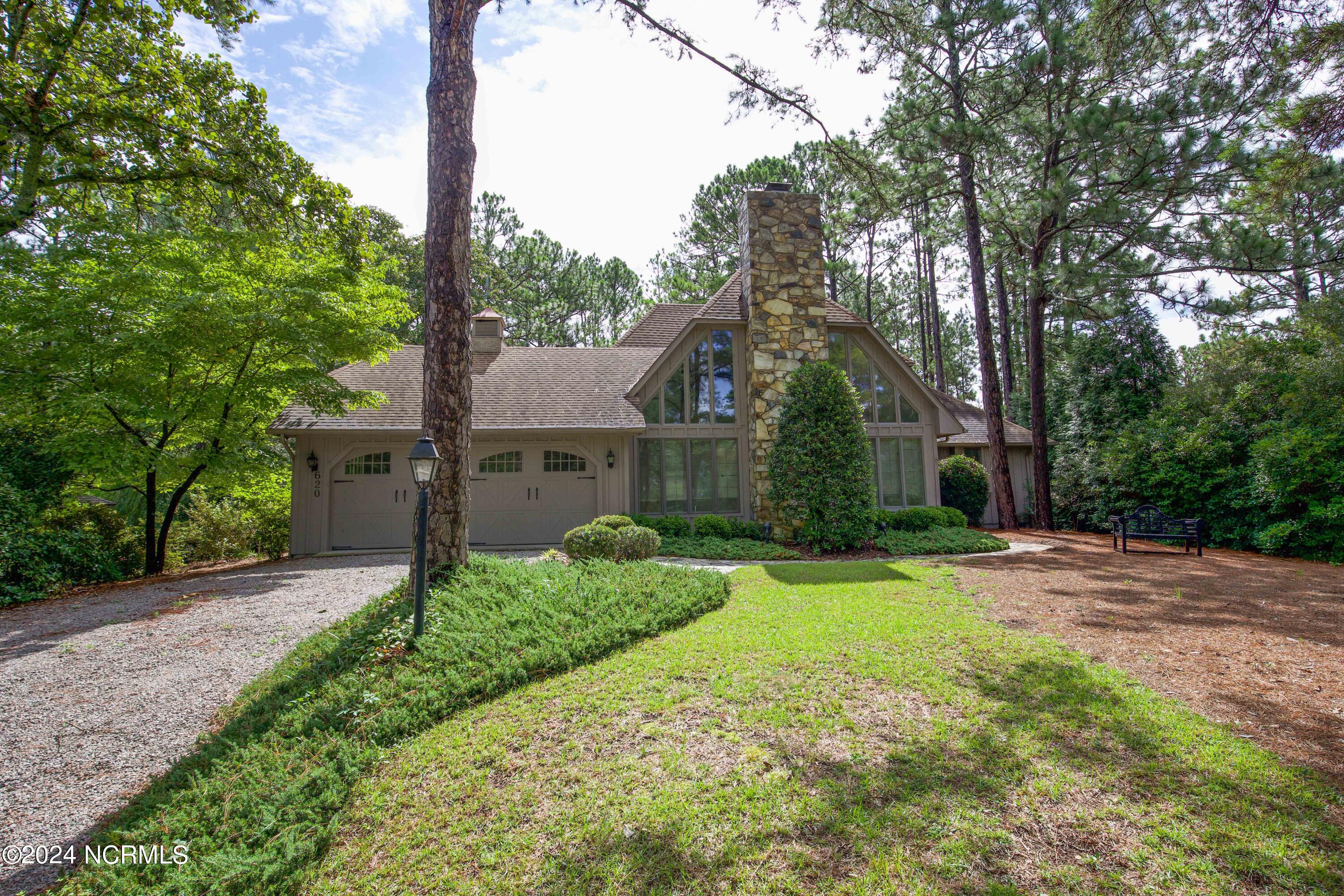 620 Diamondhead Drive S Property Photo 4