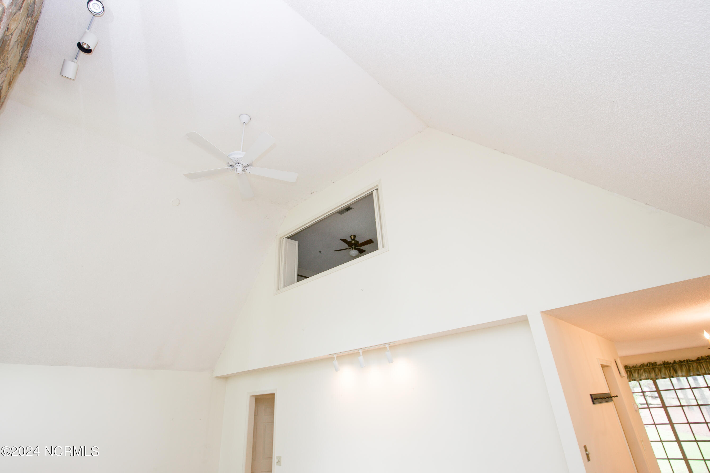 620 Diamondhead Drive S Property Photo 15