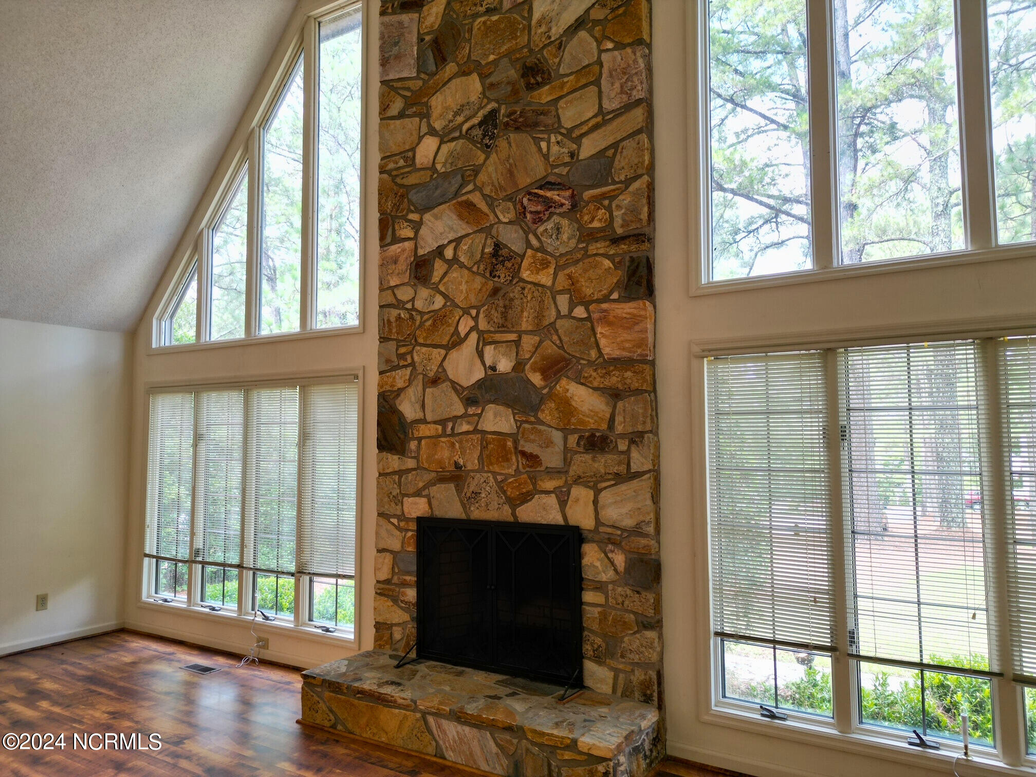 620 Diamondhead Drive S Property Photo 18