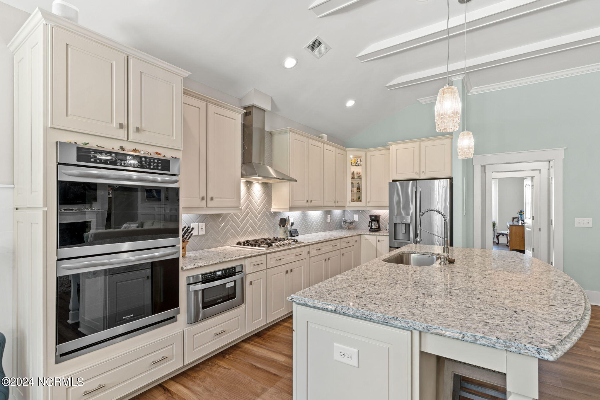 1365 Long Pond Road Property Photo 9