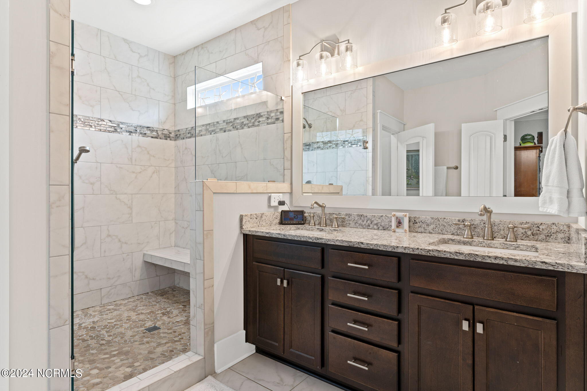 1365 Long Pond Road Property Photo 15