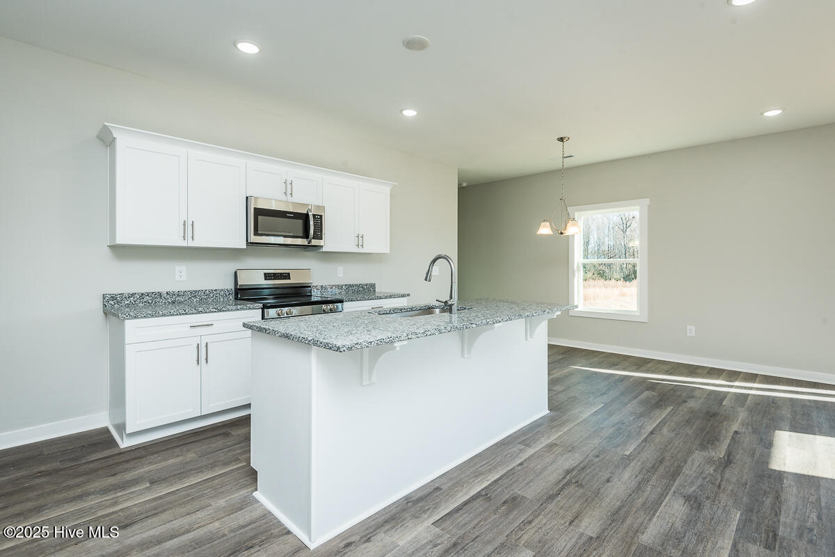 300 Yellowwood Avenue Property Photo 3