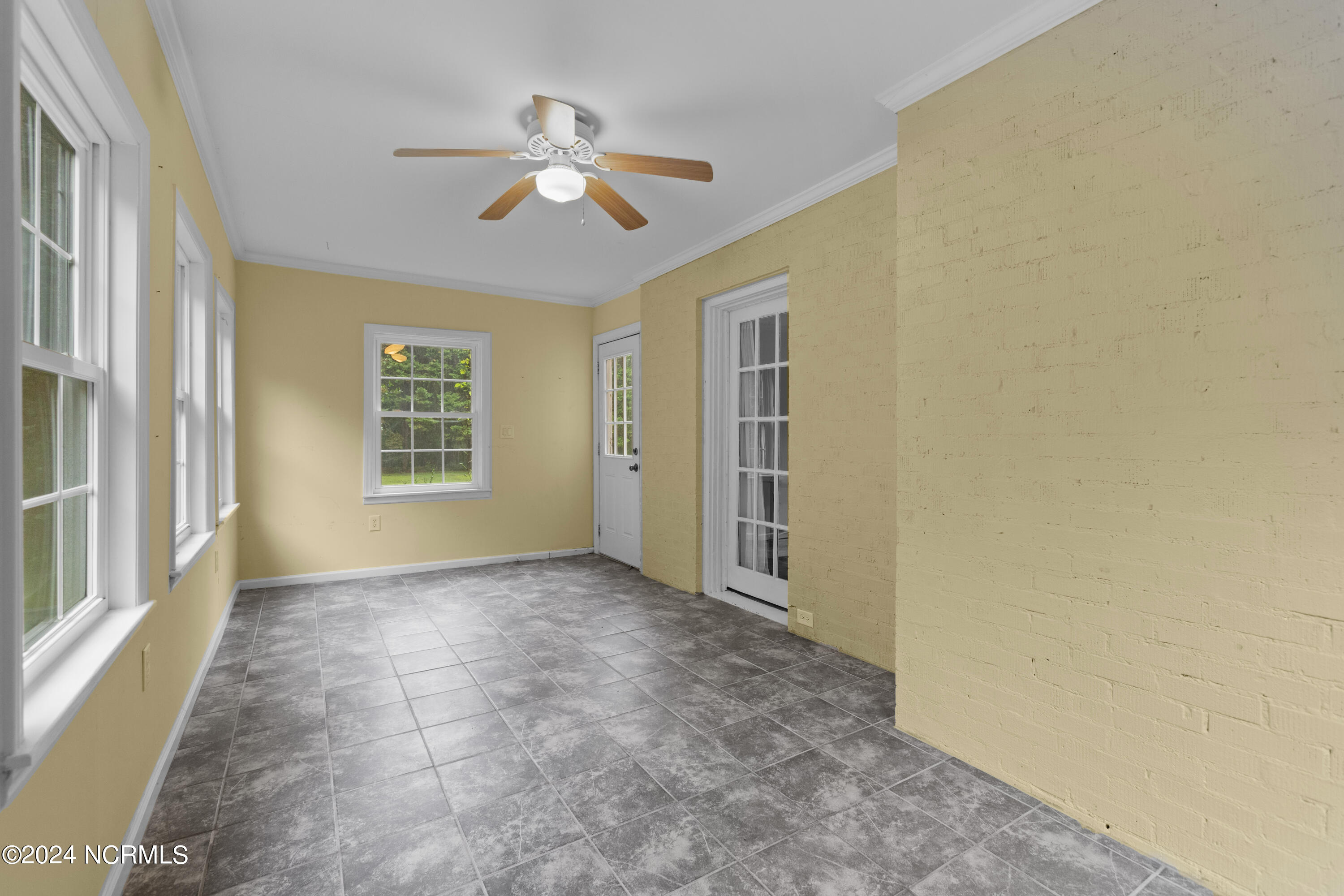816 River Road Property Photo 11
