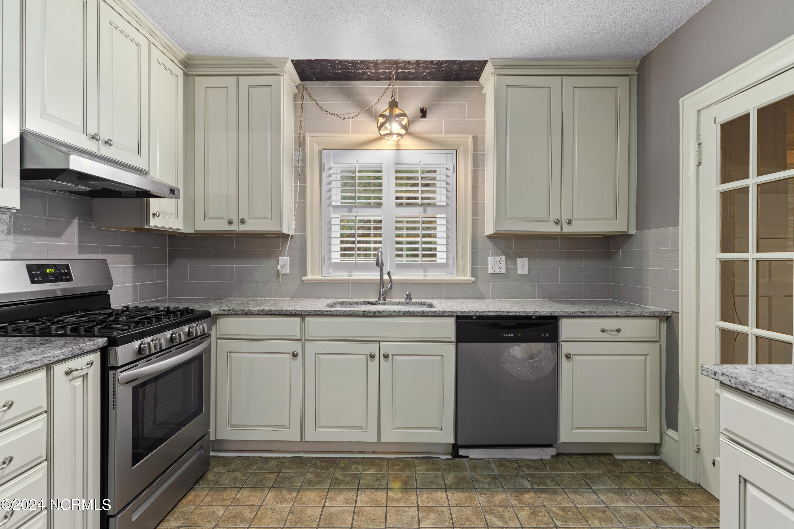 816 River Road Property Photo 15
