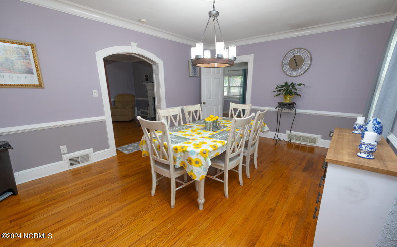1048 E Rock Spring Road Property Photo 8