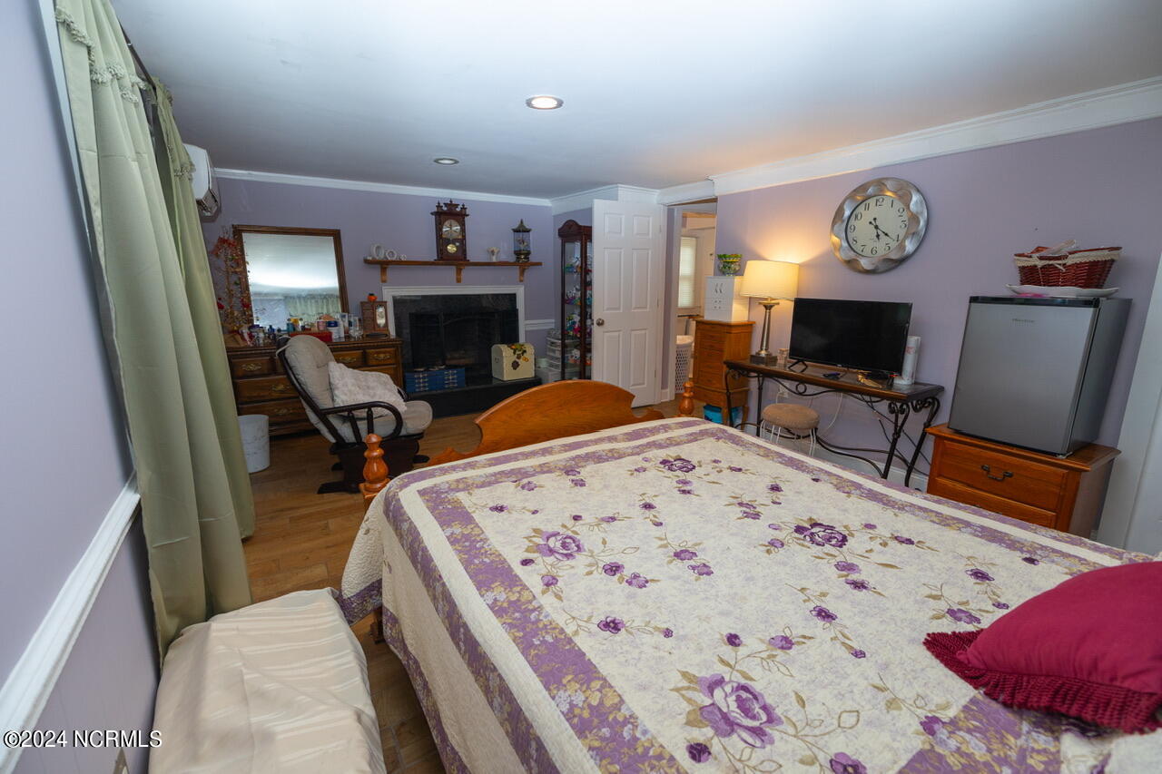 1048 E Rock Spring Road Property Photo 20