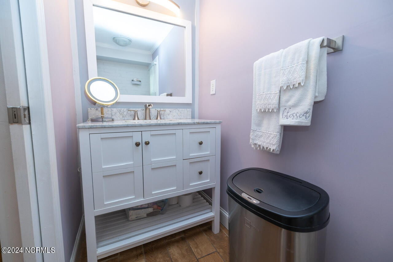 1048 E Rock Spring Road Property Photo 21