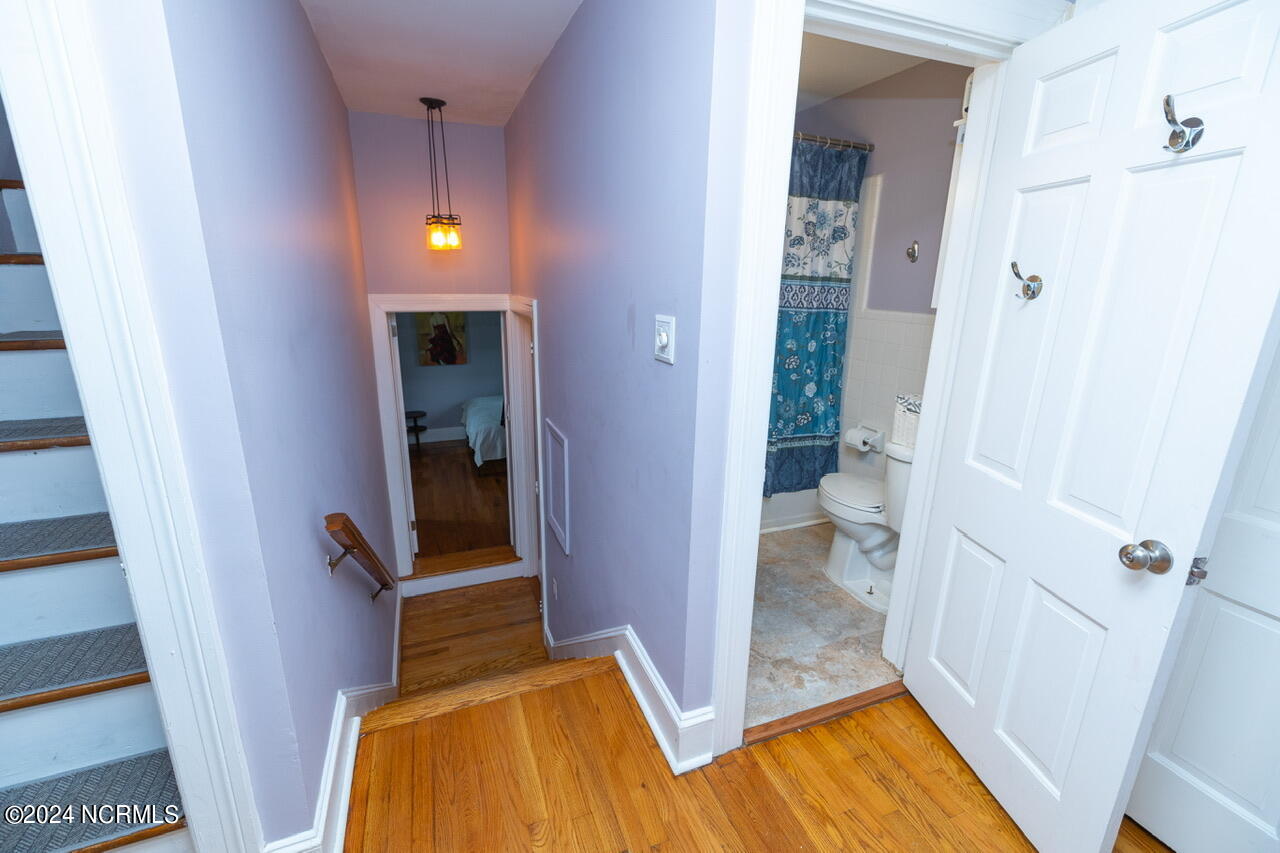 1048 E Rock Spring Road Property Photo 25