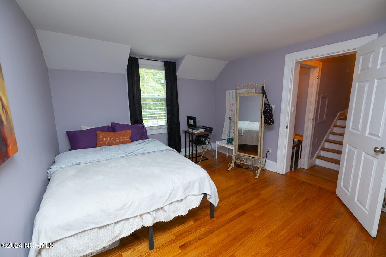 1048 E Rock Spring Road Property Photo 26