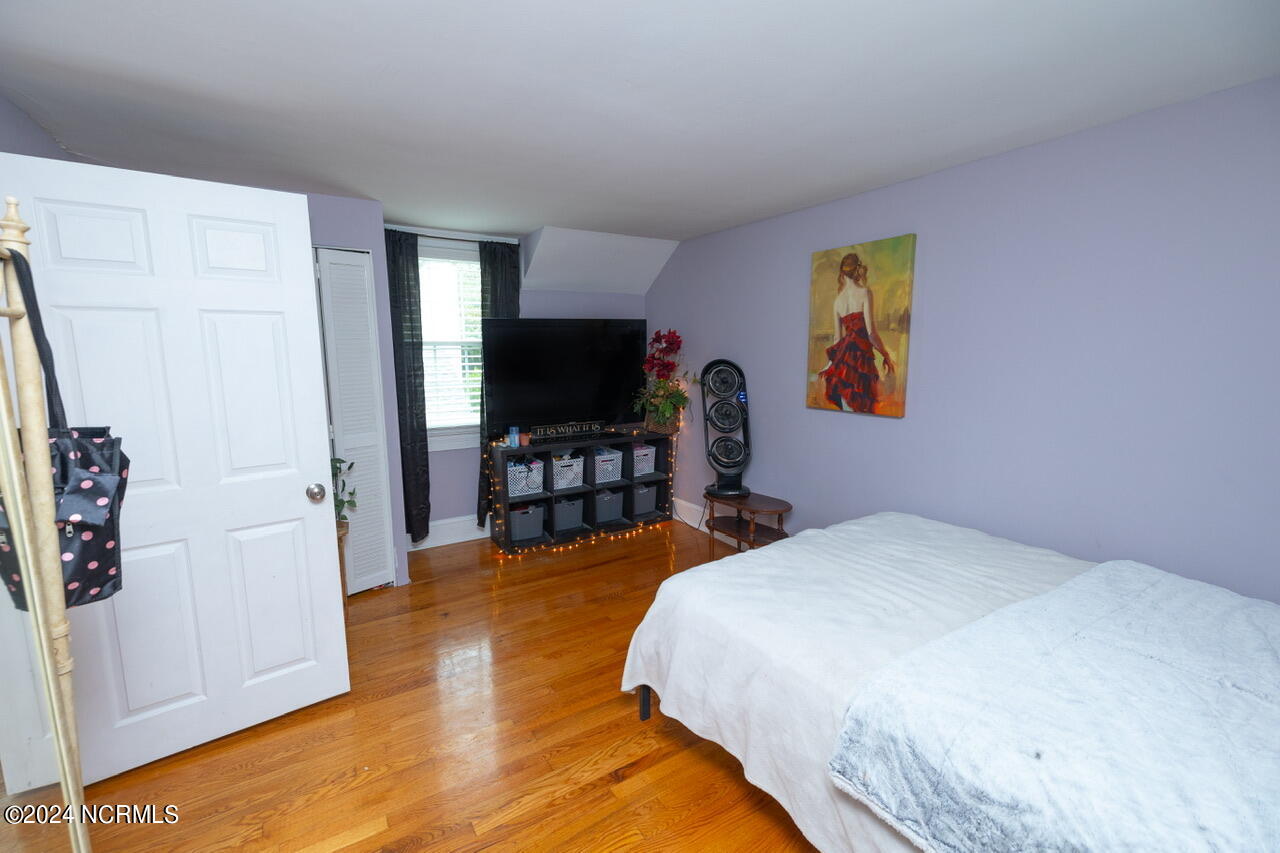 1048 E Rock Spring Road Property Photo 27