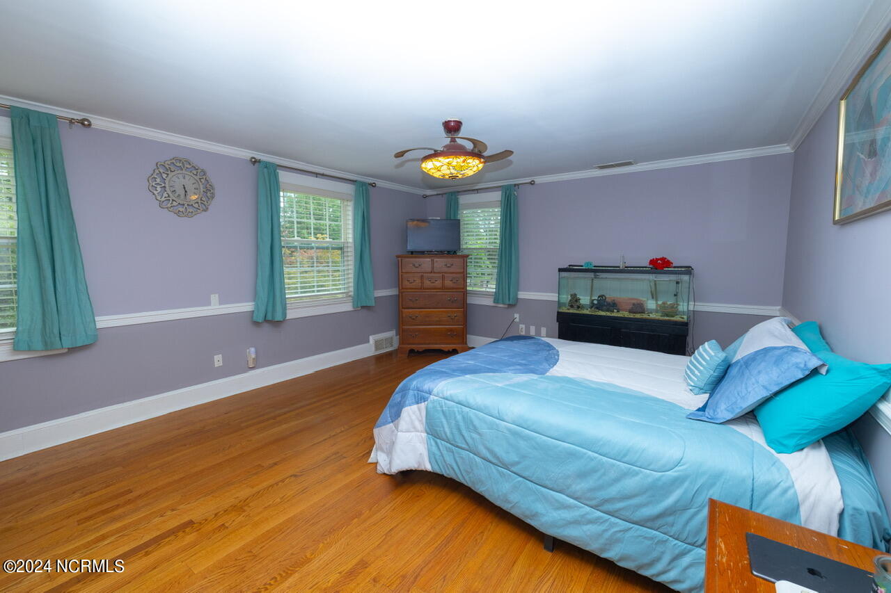 1048 E Rock Spring Road Property Photo 29