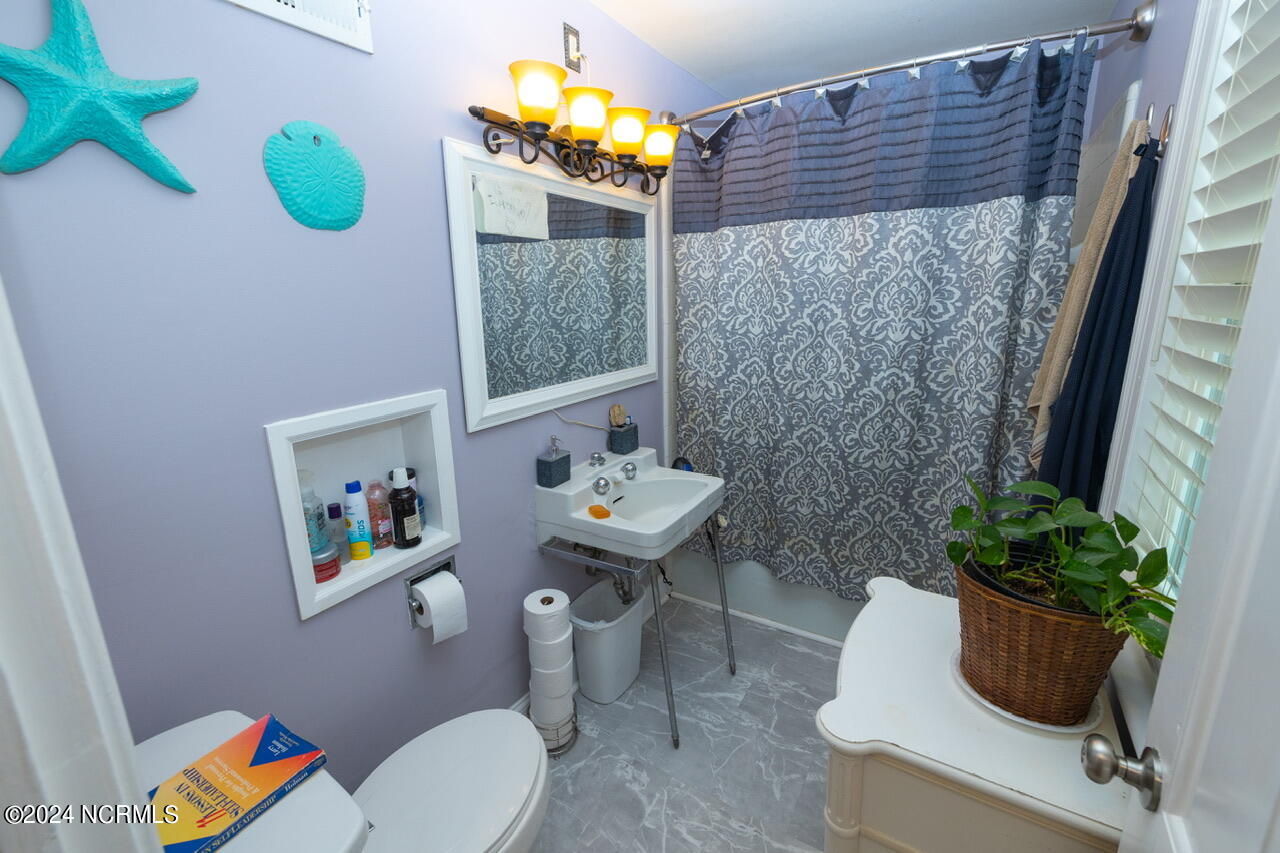1048 E Rock Spring Road Property Photo 31