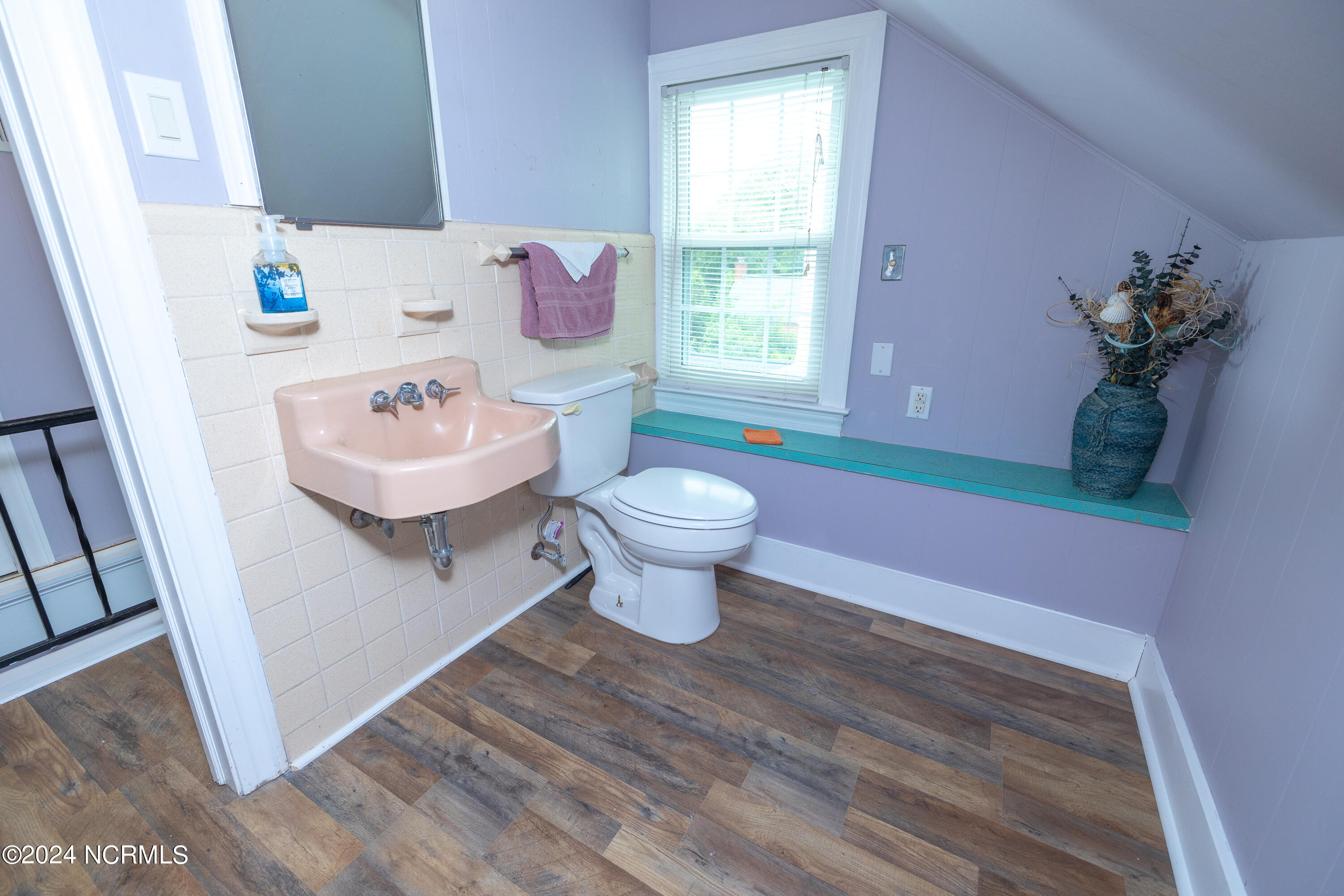 1048 E Rock Spring Road Property Photo 39