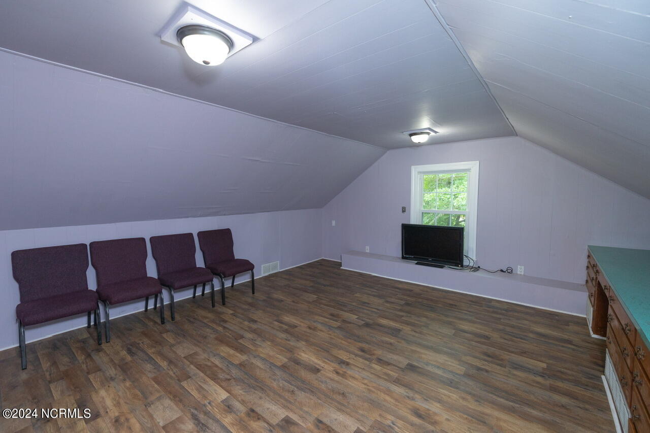 1048 E Rock Spring Road Property Photo 40